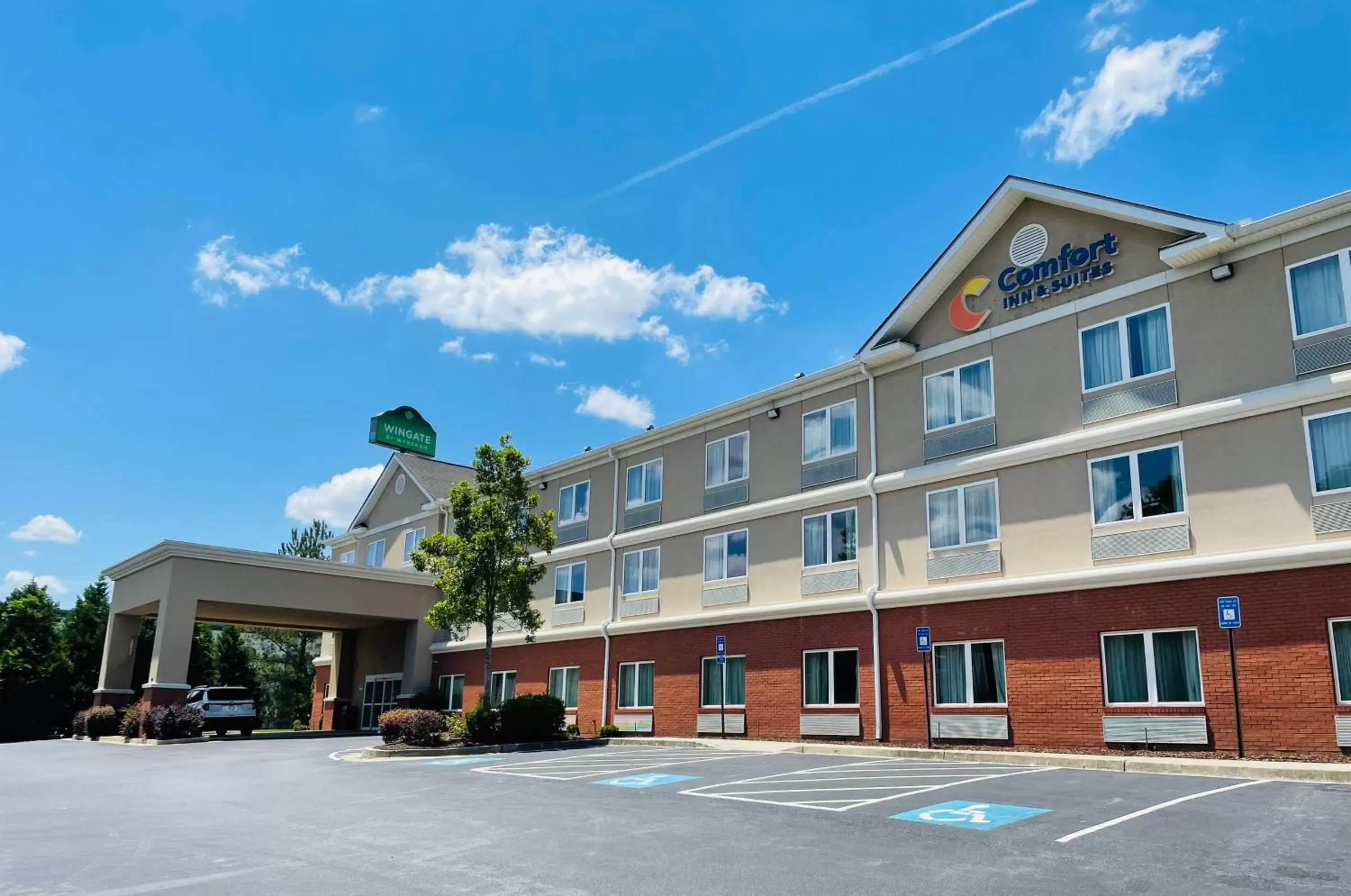 Property Building in Comfort Inn & Suites Gordon HWY