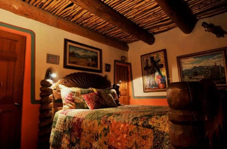 Bed in La Dona Luz Inn an Historic B&B