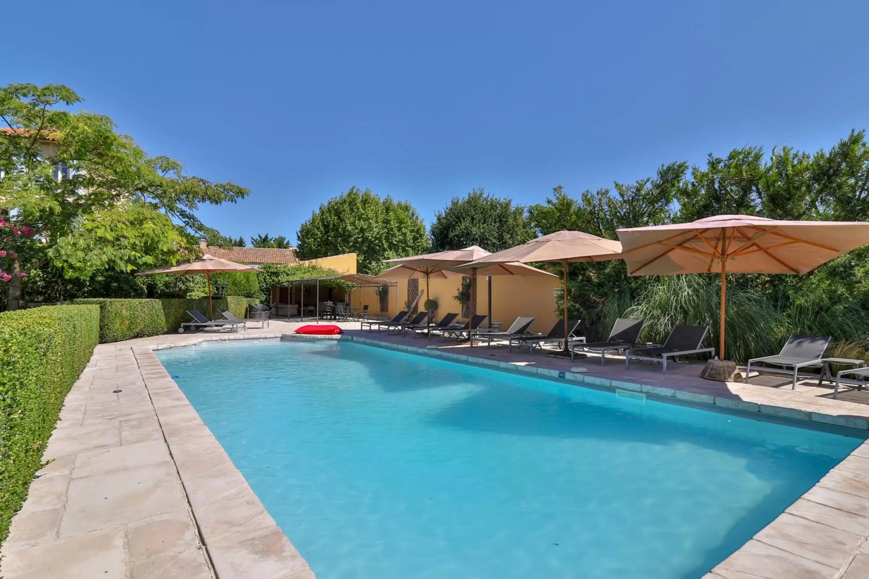 Swimming Pool in Les Carmes and spa