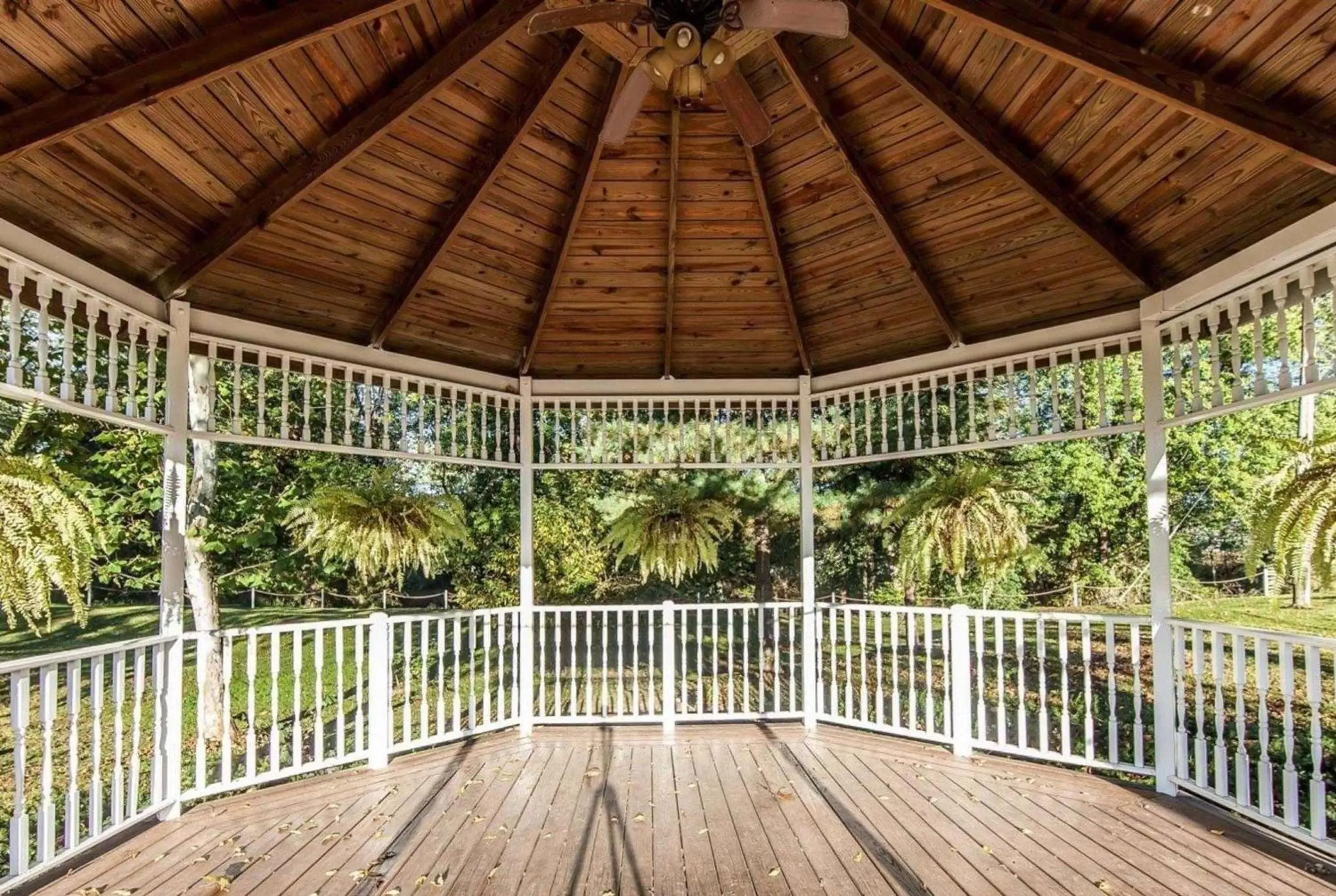 Inner courtyard view in Wingate by Wyndham Marietta Conference Center Ohio Inner courtyard view in Wingate by Wyndham Marietta Conference Center Ohio