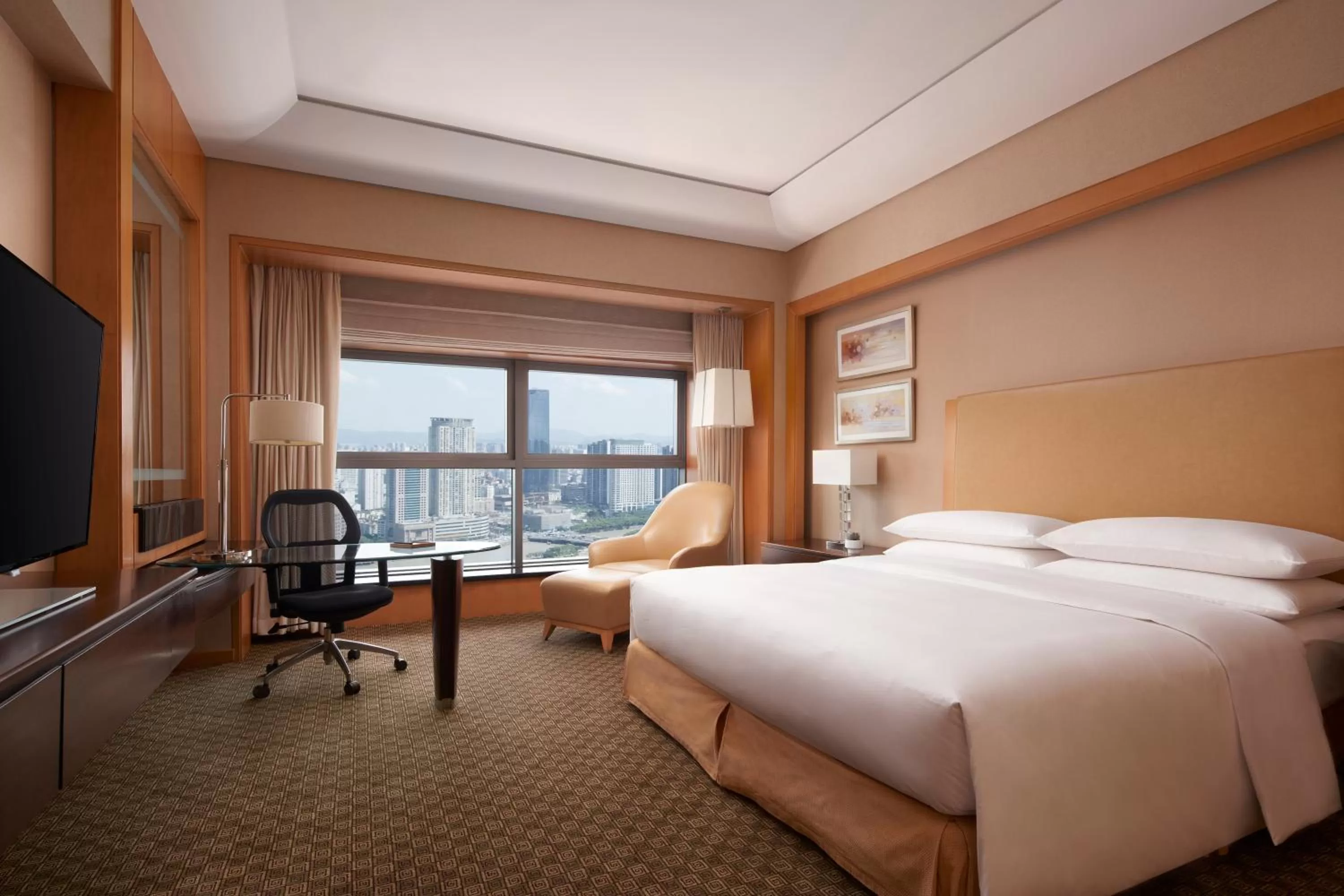 Property building, Bed in Ningbo Marriott Hotel