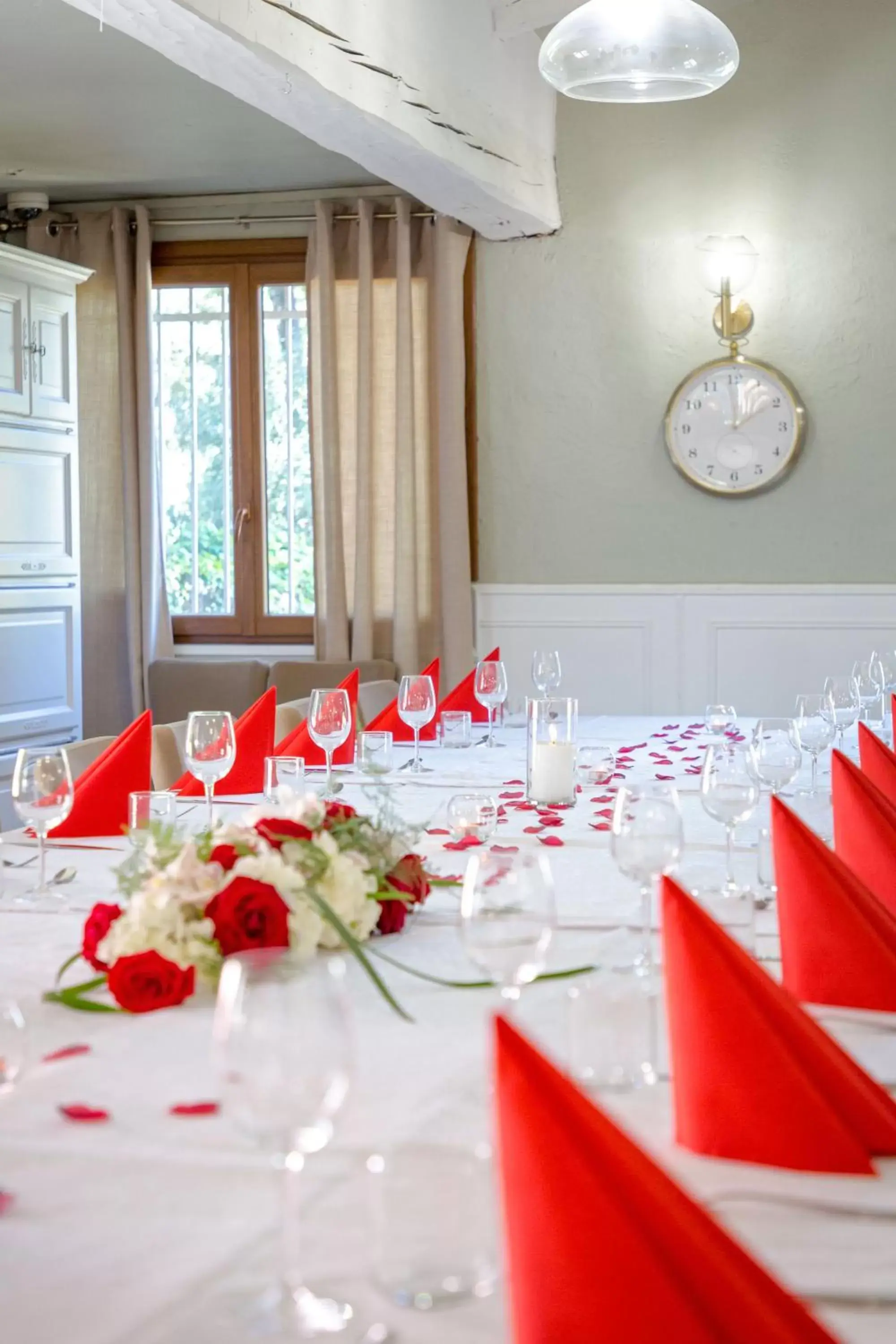 Banquet Facilities in Les Pins Blancs en Provence