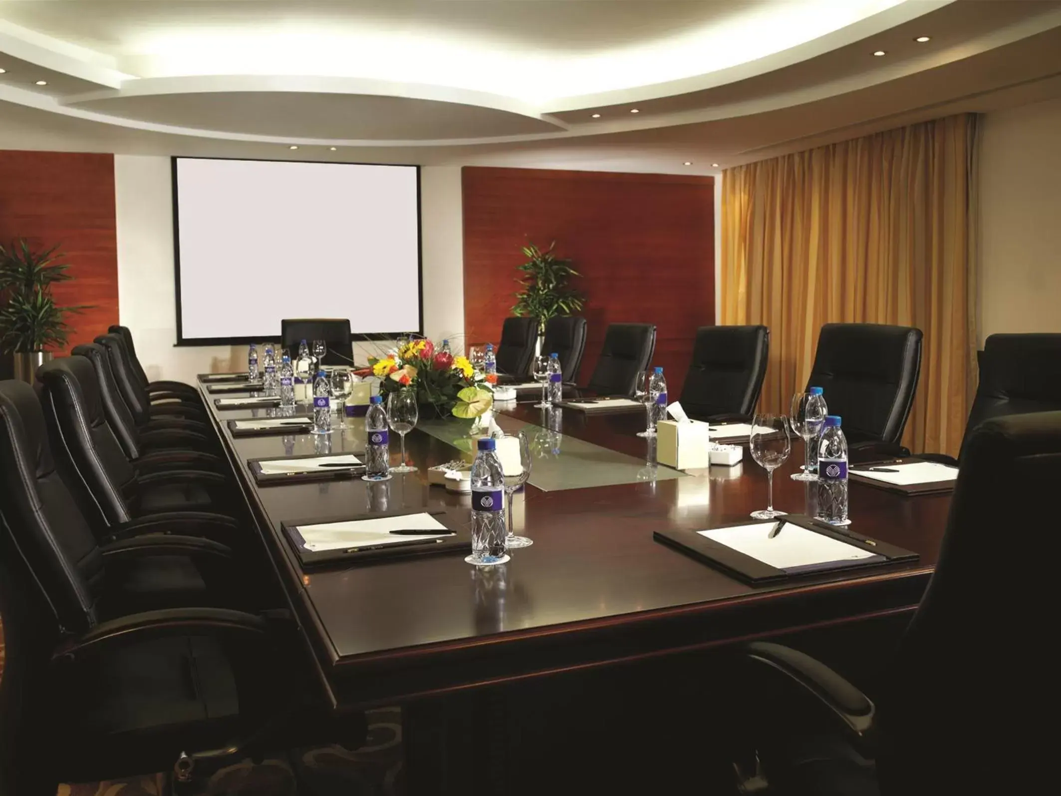 Activities, Business Area/Conference Room in Fujairah Rotana Resort & Spa - Al Aqah Beach