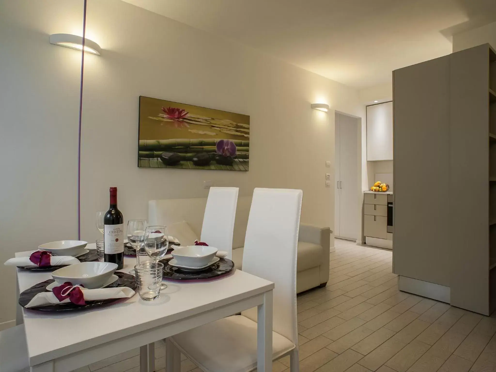 Kitchen or kitchenette, Dining Area in La Farina Apartments