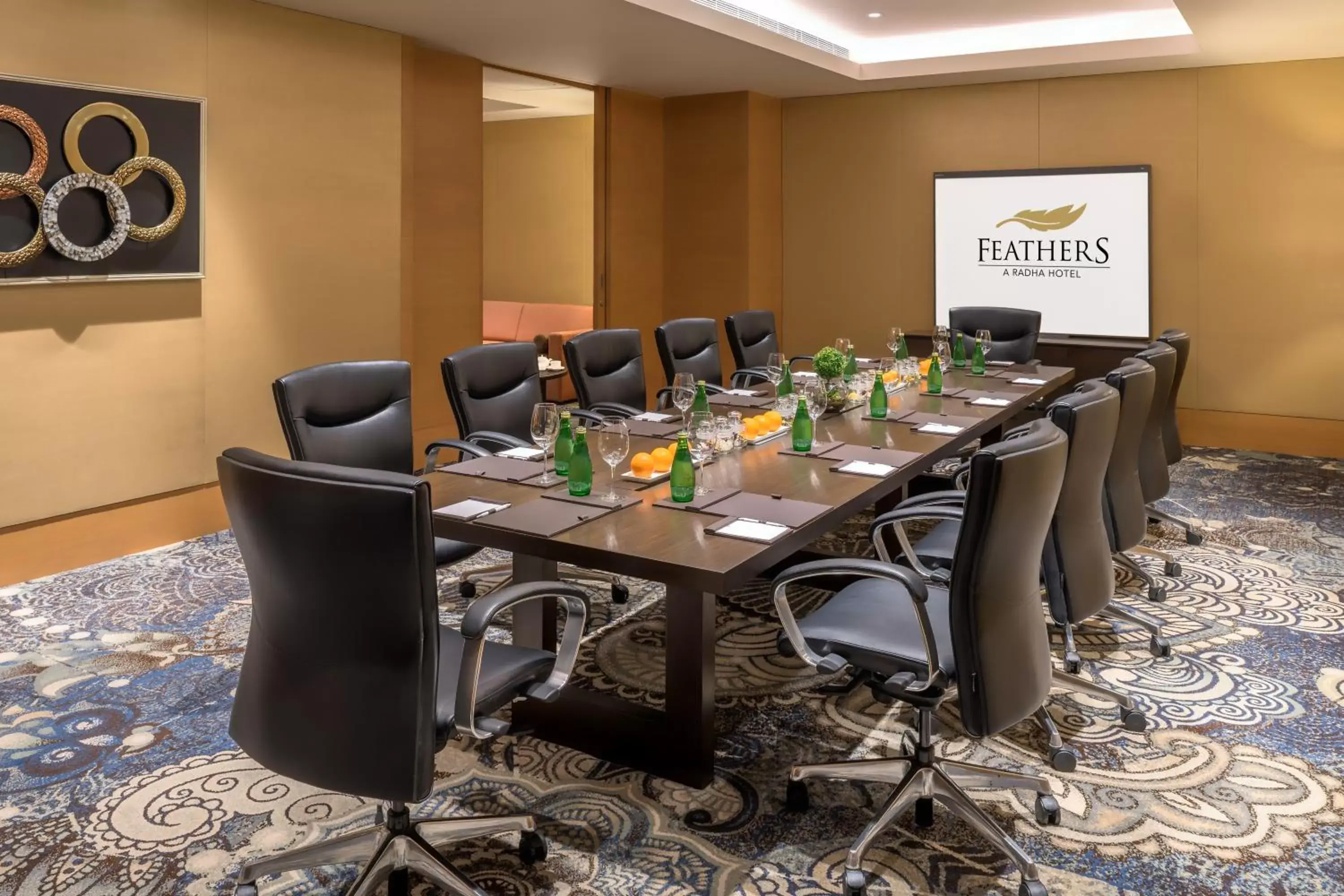 Area and facilities in Feathers- A Radha Hotel, Chennai