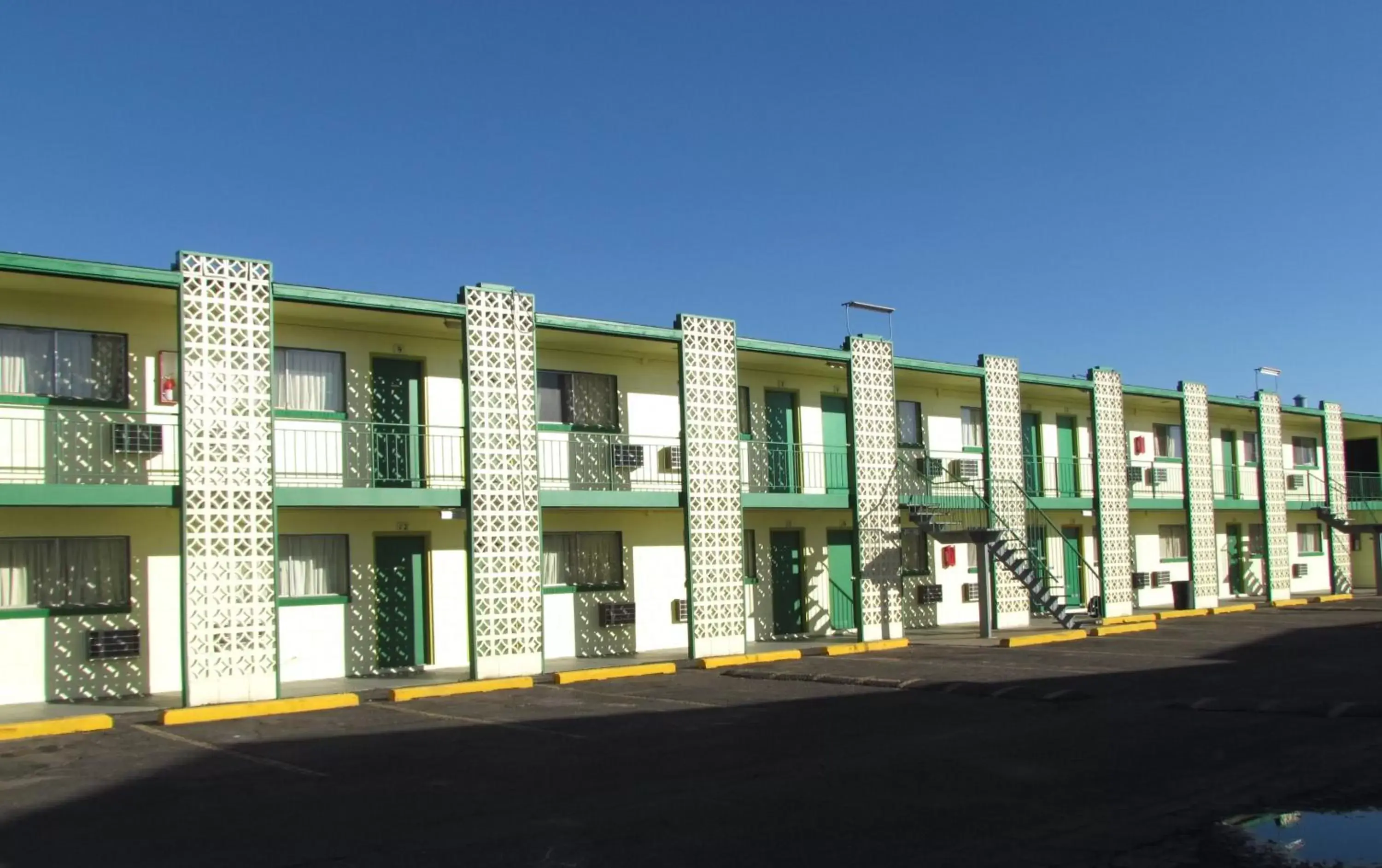 Facade/entrance, Property Building in Economy Inn