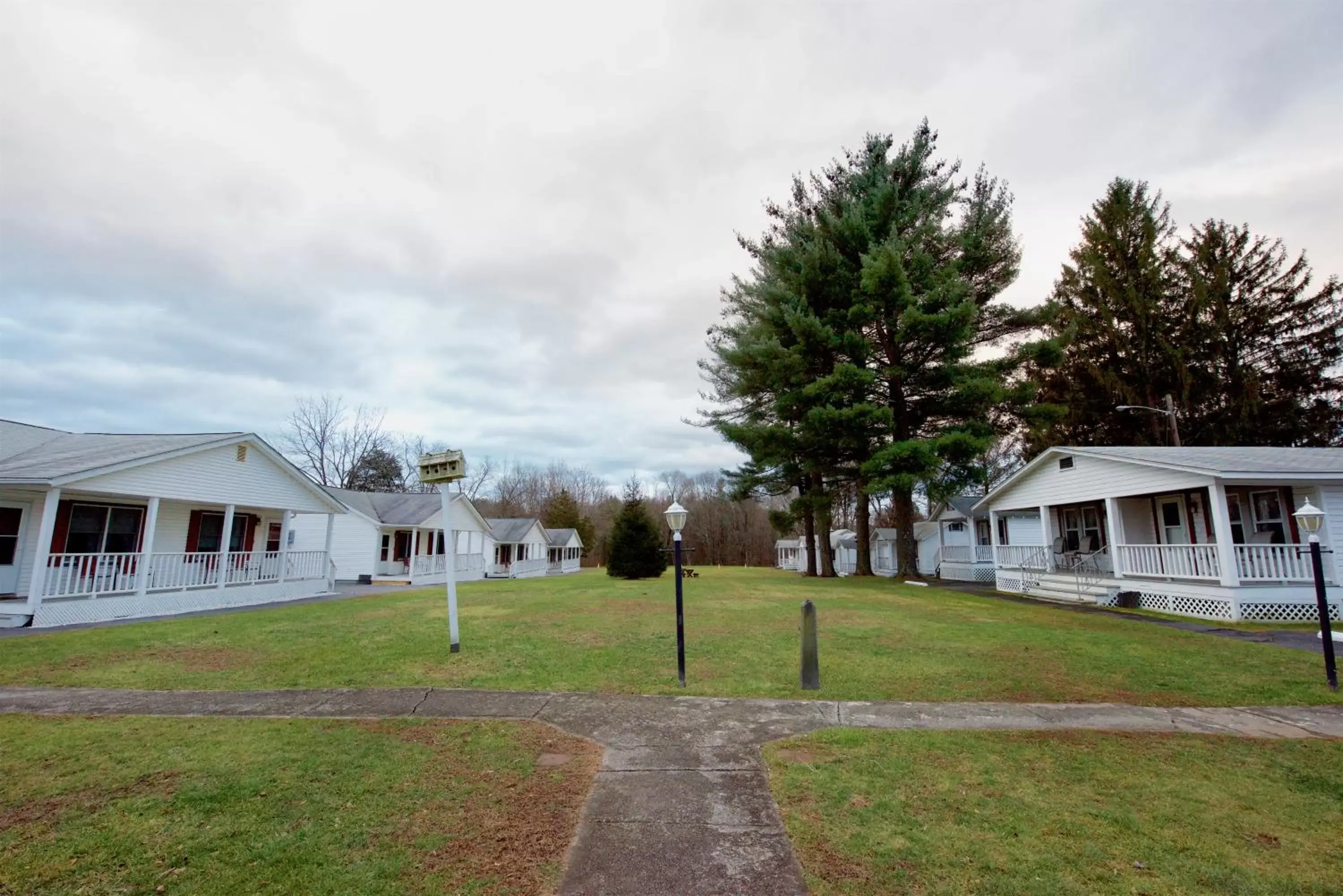 Inner courtyard view, Property Building in Myer Country Motel