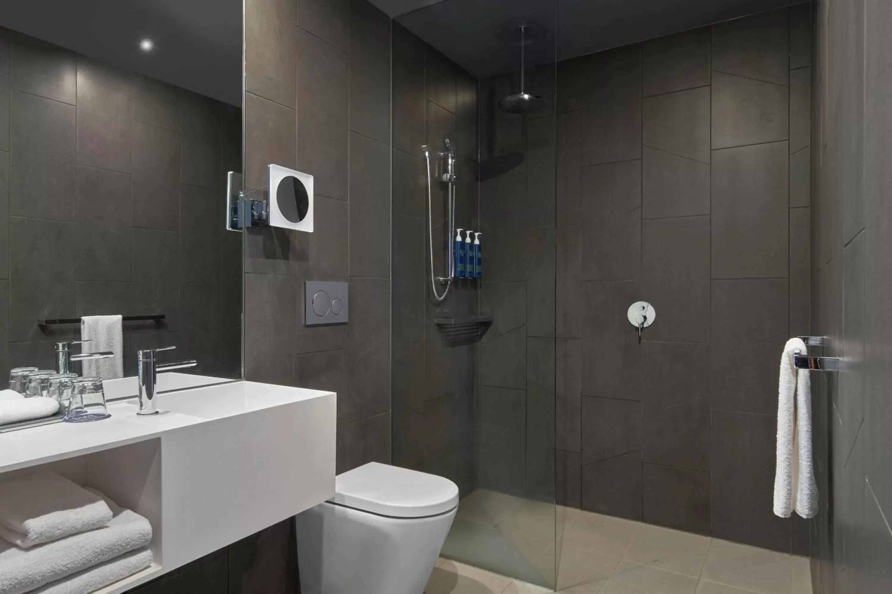 Bathroom in Four Points by Sheraton Melbourne Docklands