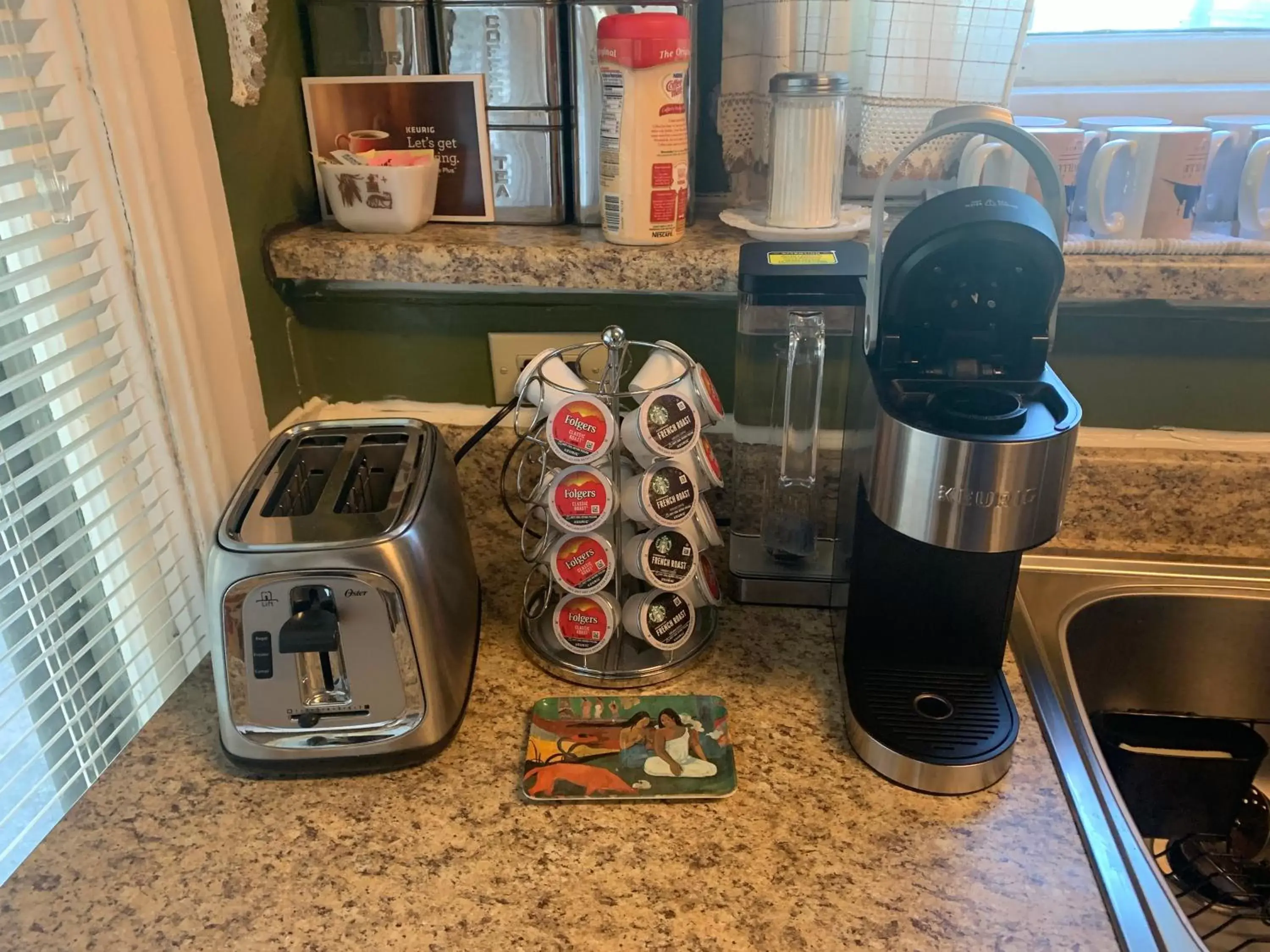 Coffee/tea facilities in Bayberry House Bed and Breakfast