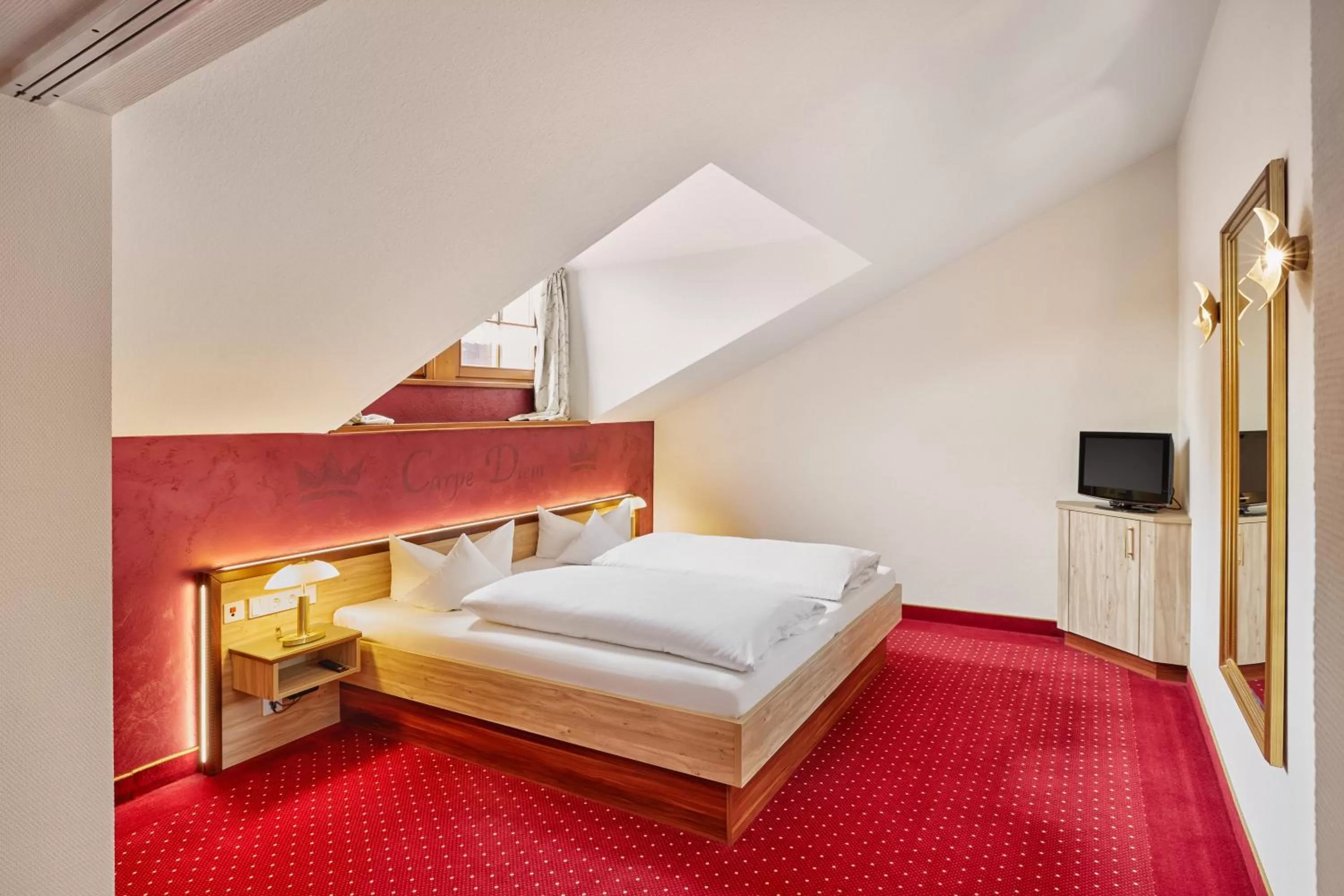 TV and multimedia, Bed in Königshof Hotel Resort