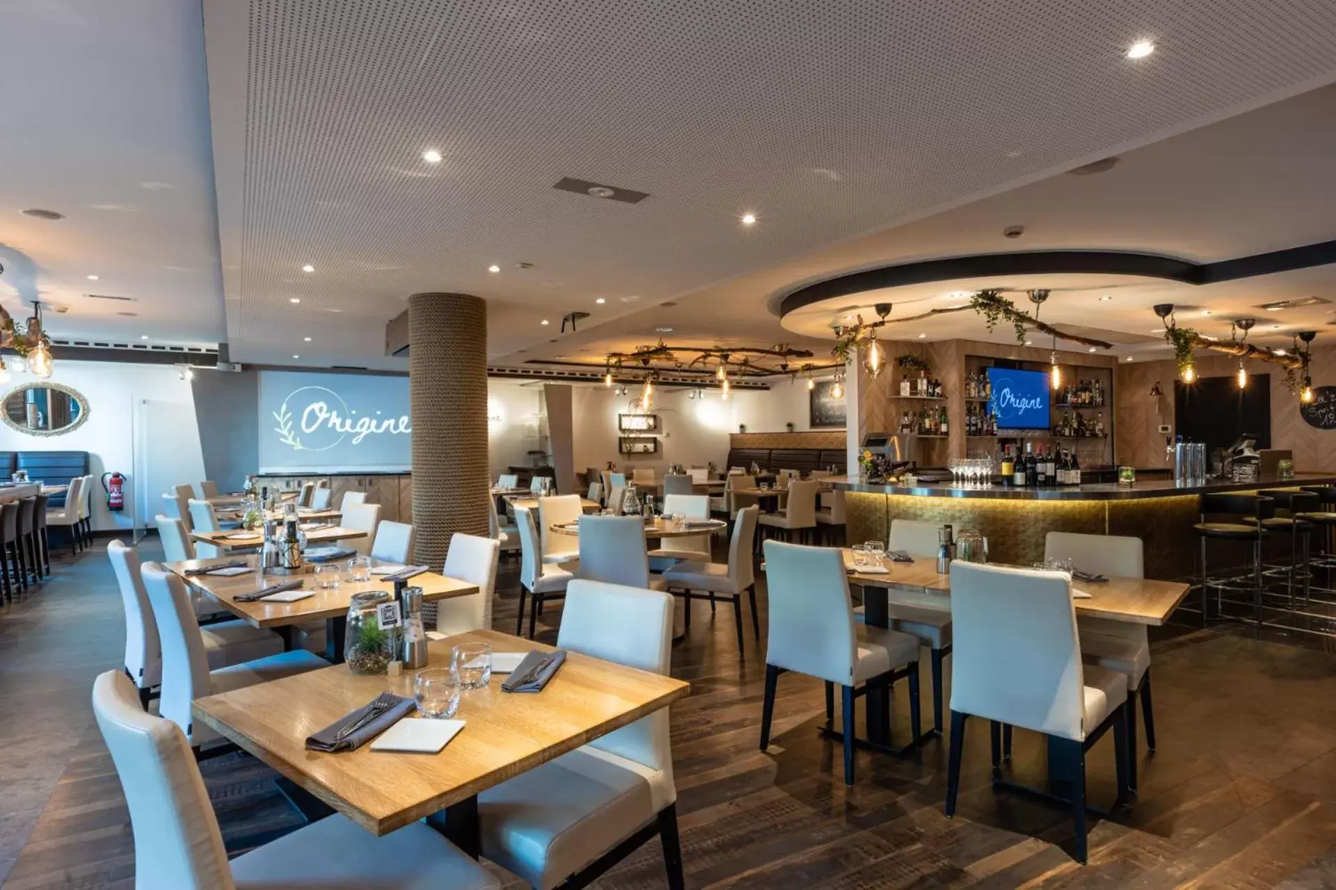 Restaurant/Places to Eat in Novotel Luxembourg Centre
