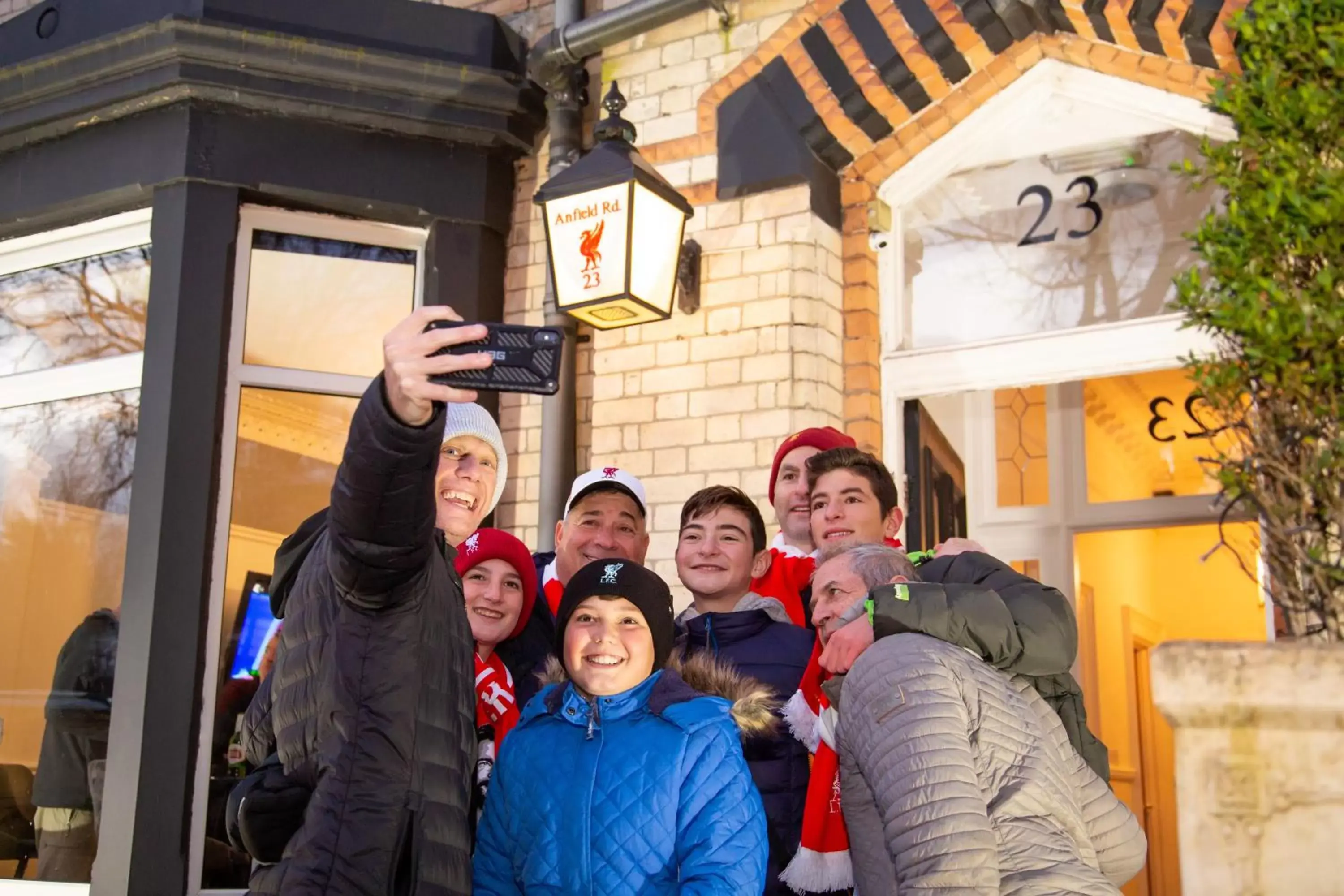 Facade/entrance, Family in Hotel Anfield