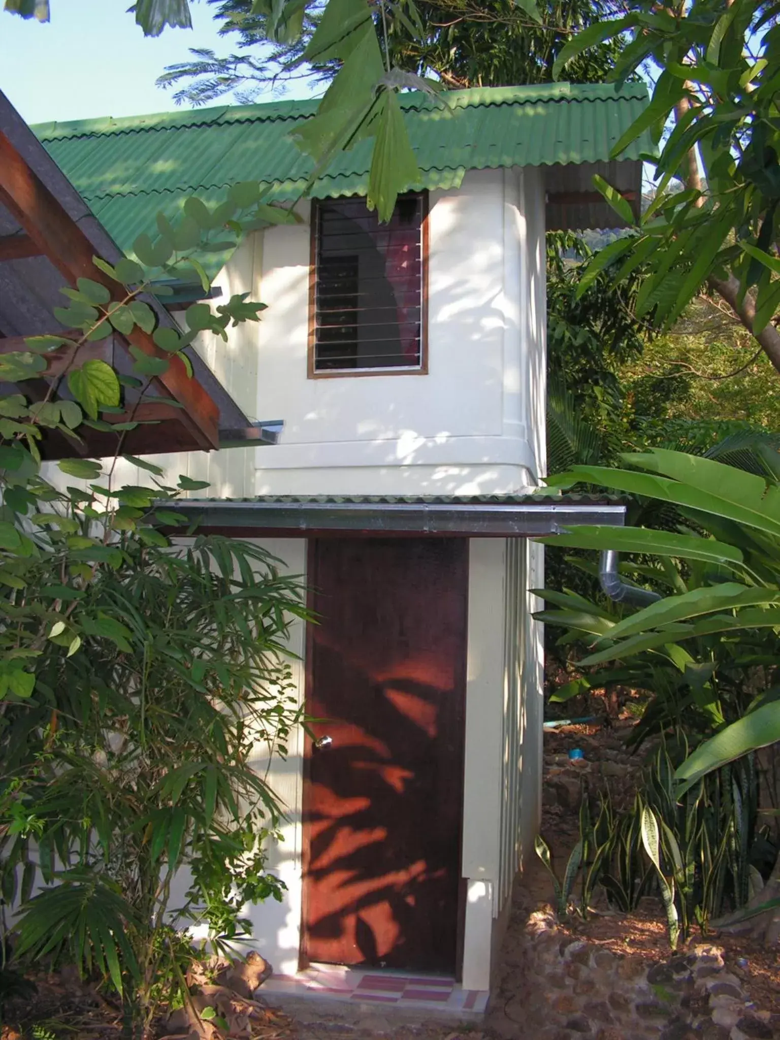 Bungalow with Garden View - single occupancy in Rock Inn Bailan Bungalow with Garden View - single occupancy in Rock Inn Bailan