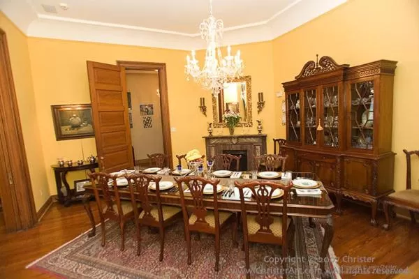 Restaurant/places to eat in 1896 O'Malley House