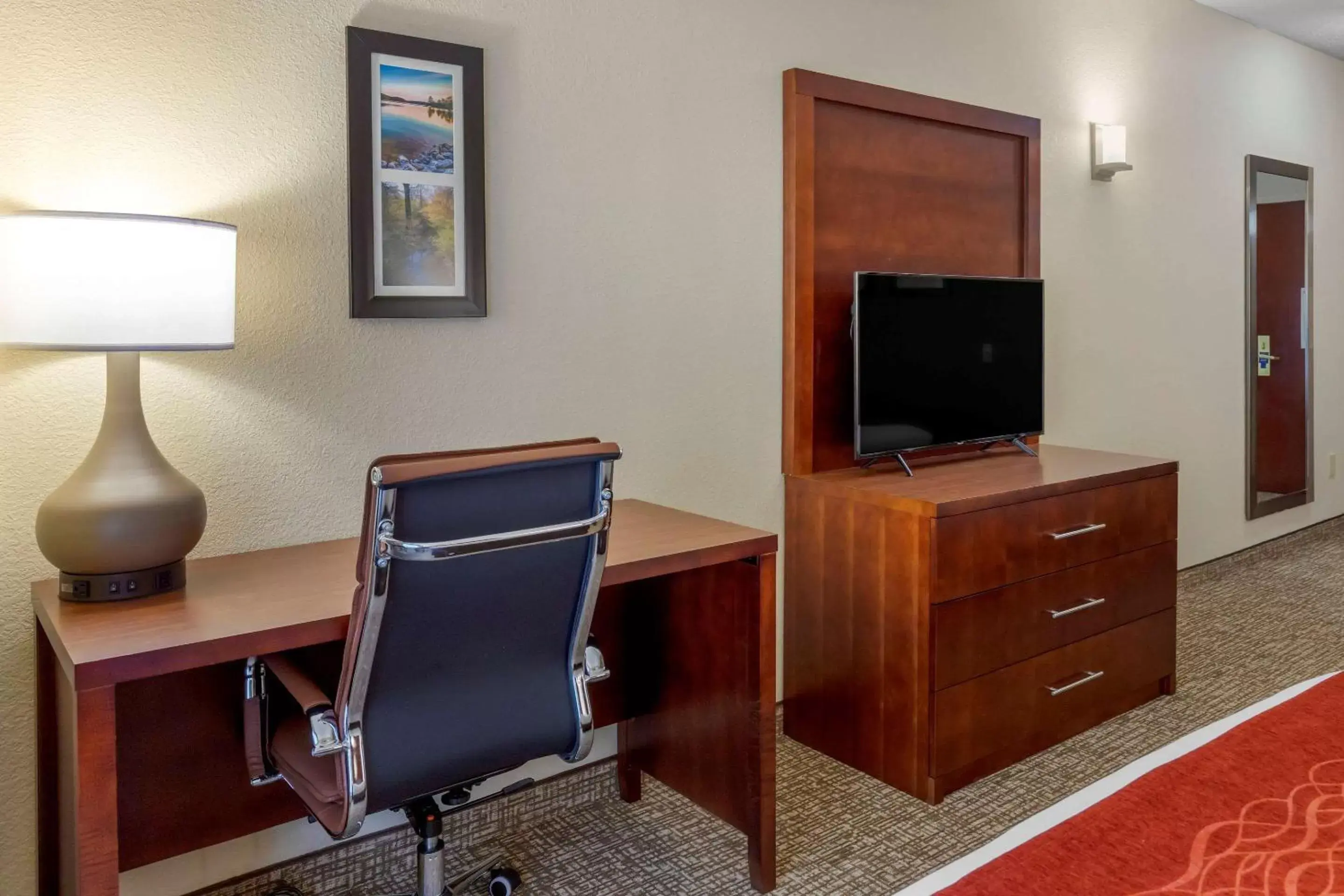 Photo of the whole room, TV/Entertainment Center in Comfort Inn & Suites