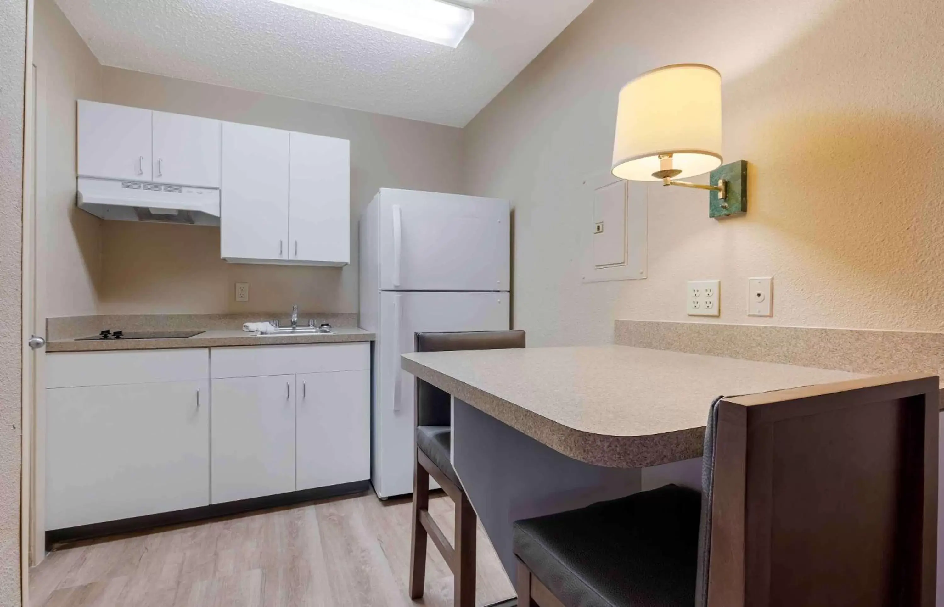 Bedroom, Kitchen/Kitchenette in Extended Stay America Suites - Arlington