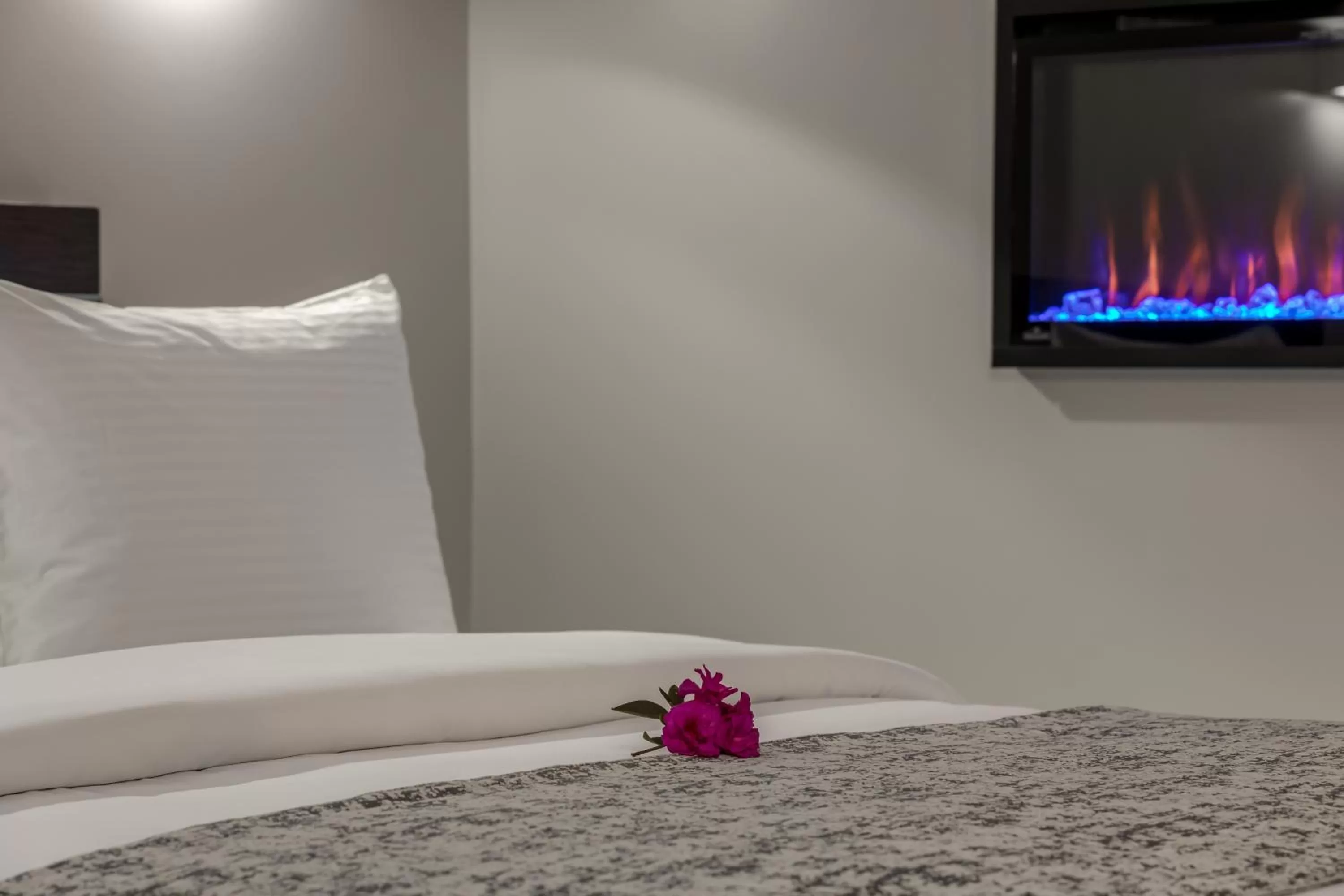 Bed in Harbor View Inn