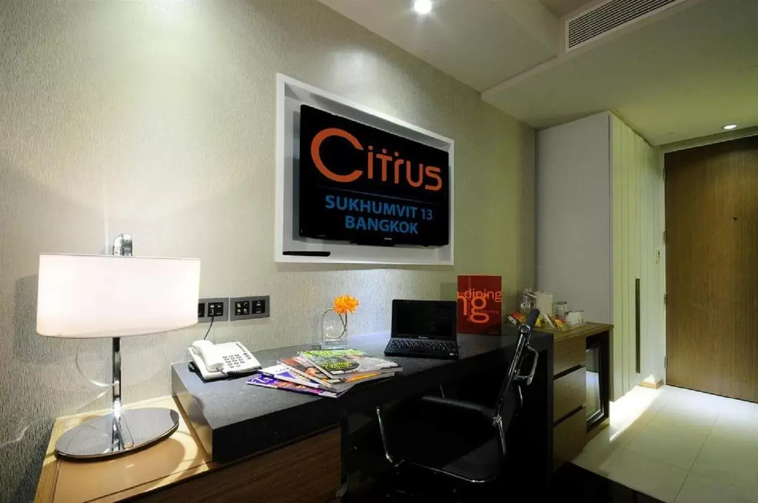 TV and multimedia in Citrus Sukhumvit 13 Nana Bangkok by Compass Hospitality