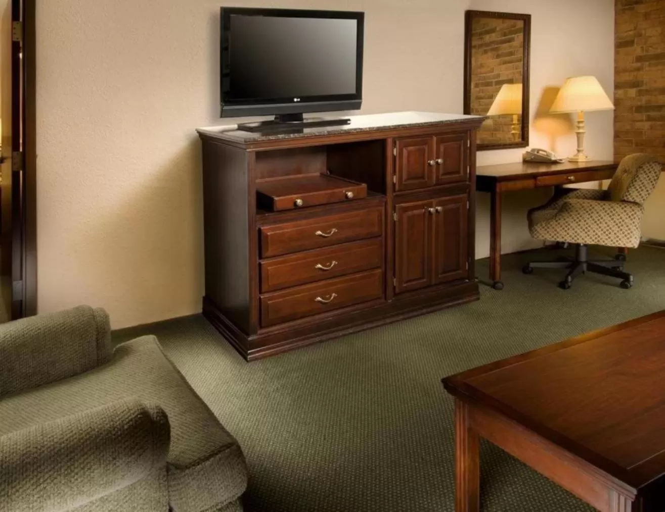 Living room in Hotel Lotus Kansas City Stadium