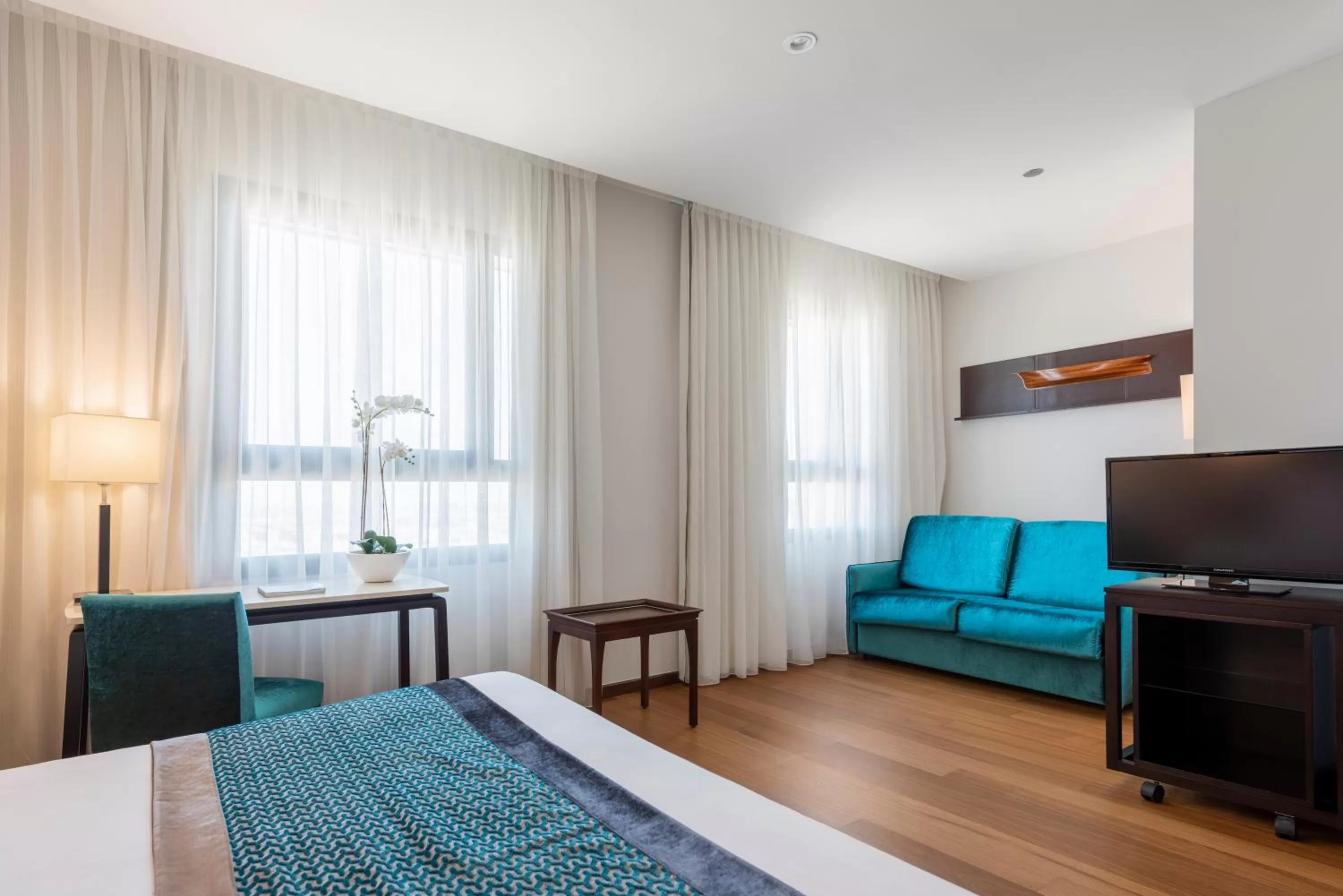 Photo of the whole room, Bed in Eurostars Gran Valencia