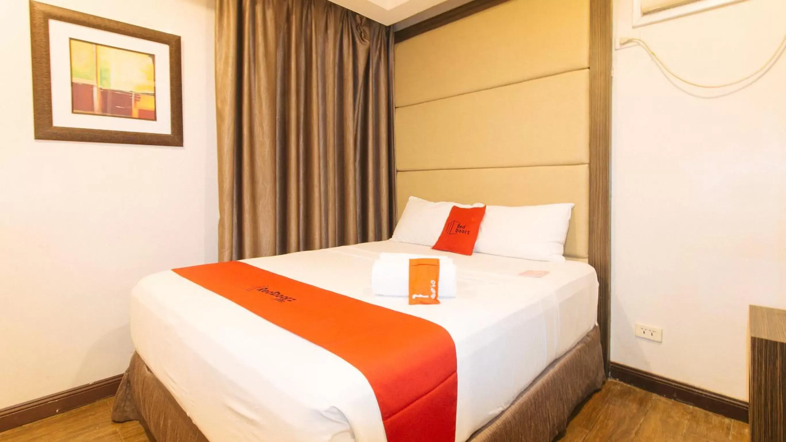 Bed in RedDoorz Premium @ West Avenue Quezon City