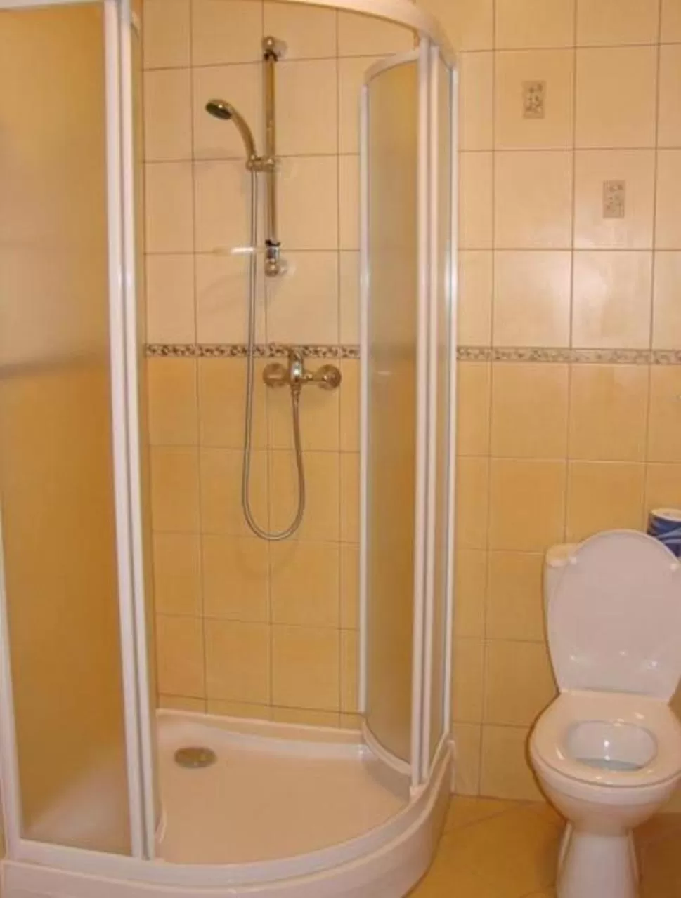 Shower in Hotel Iskra