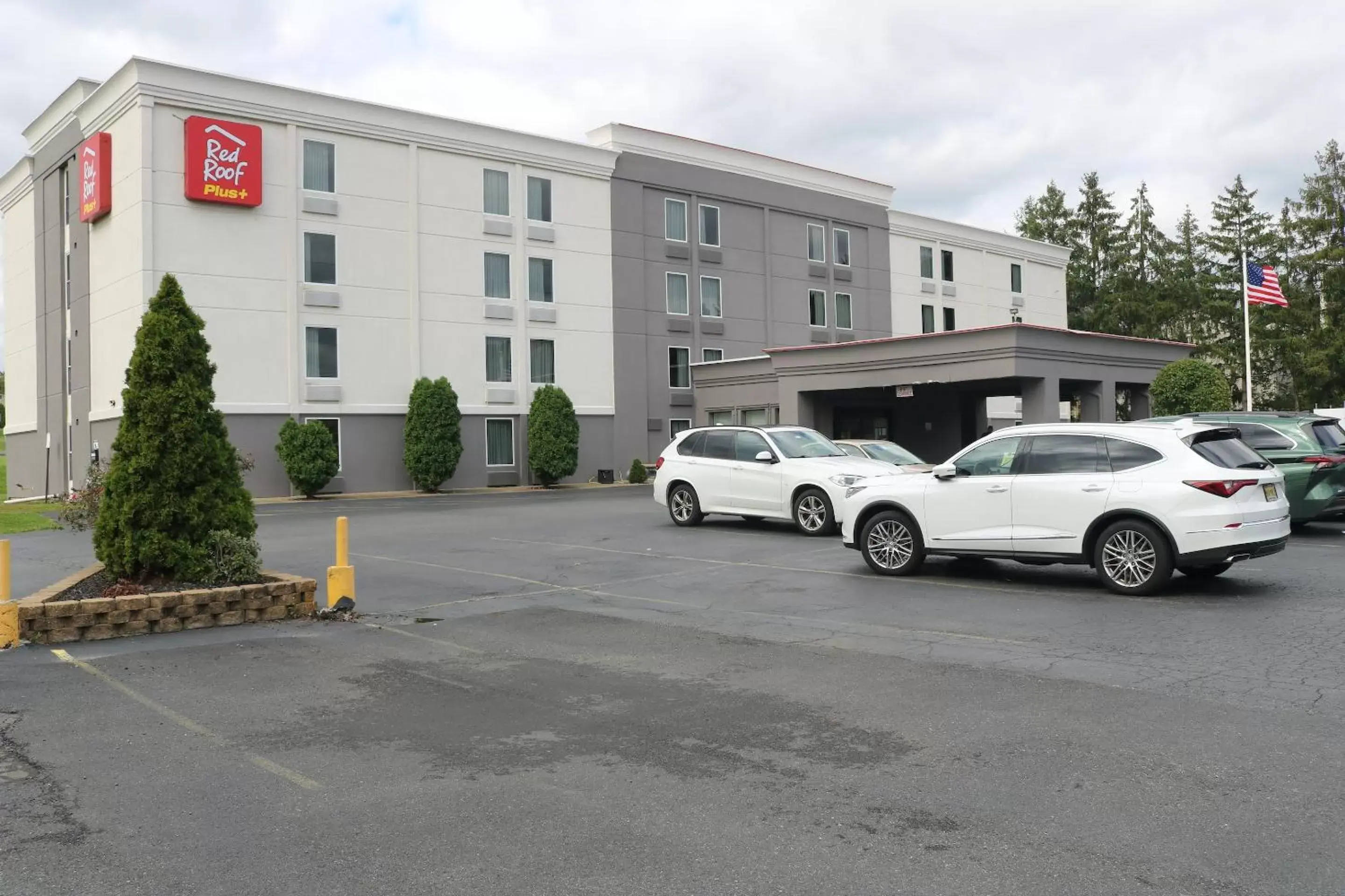 Property Building in Red Roof Inn PLUS Easton