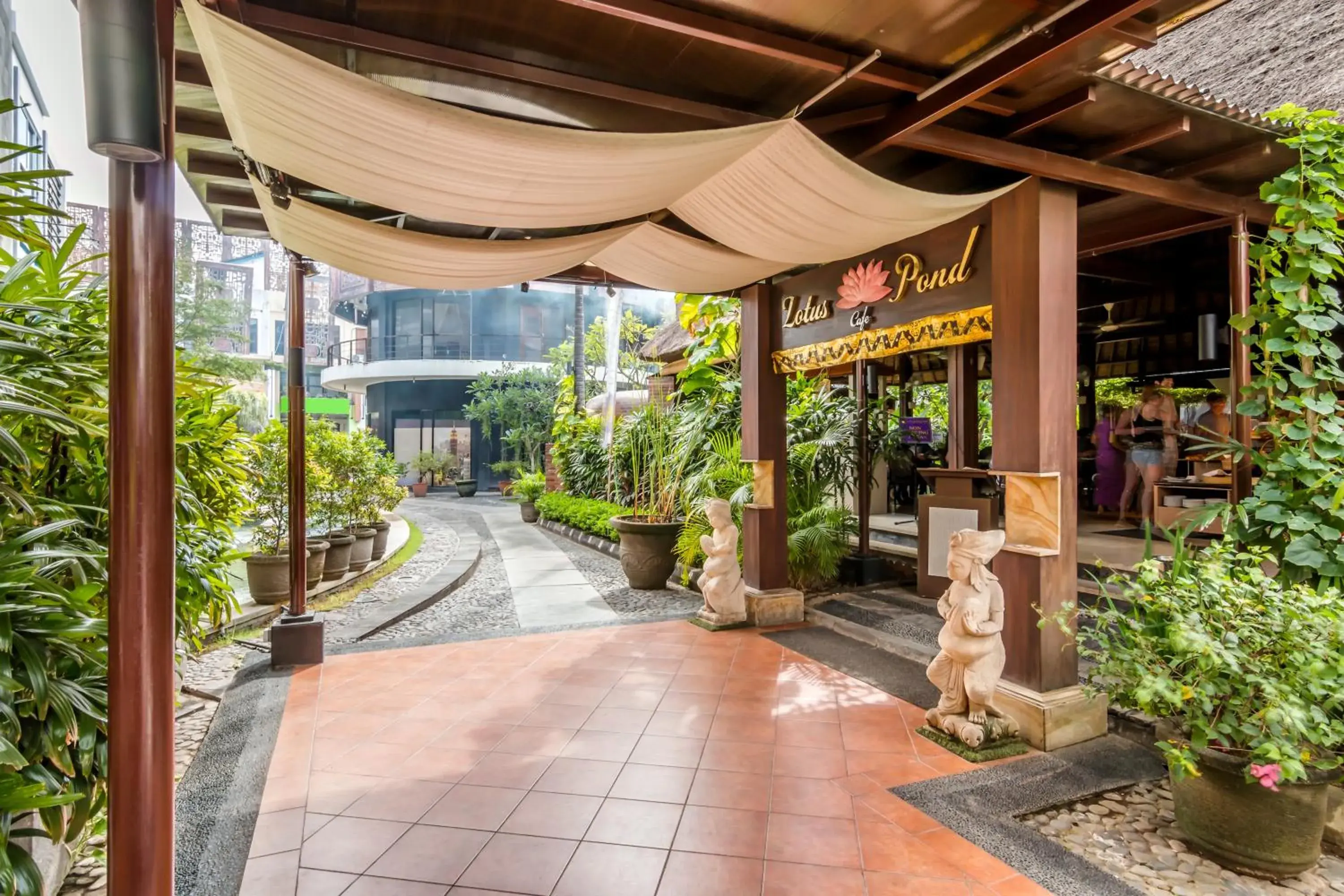 Restaurant/places to eat in Kuta Central Park Hotel