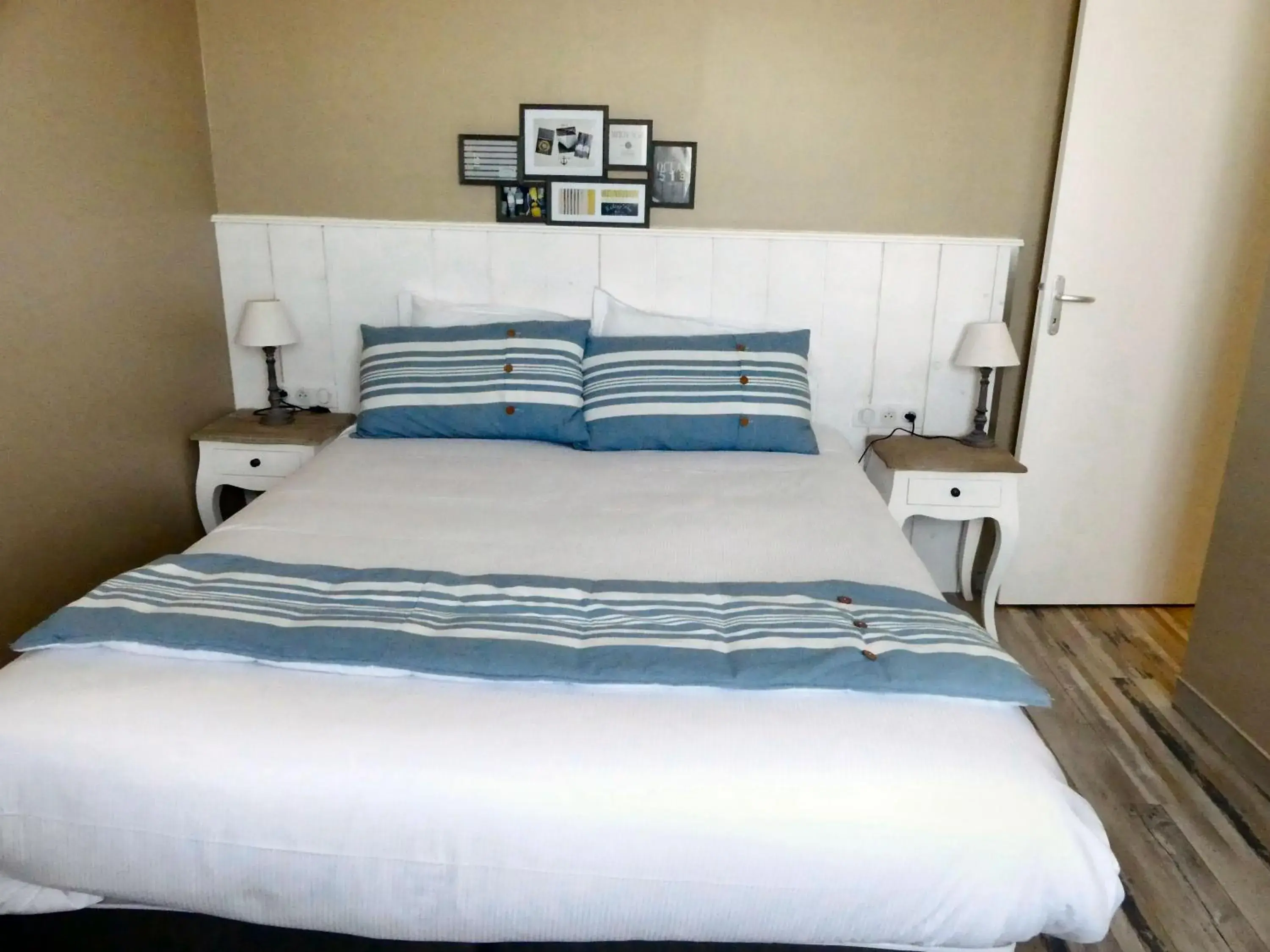 Bed in Hotel de la Plage