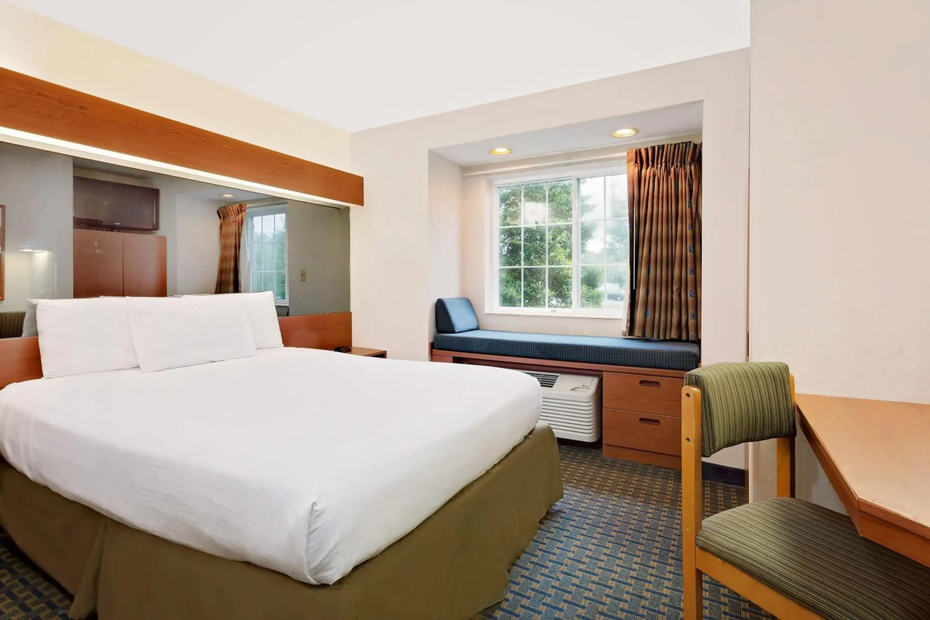 Bedroom, Bed in Microtel Inn by Wyndham Winston-Salem