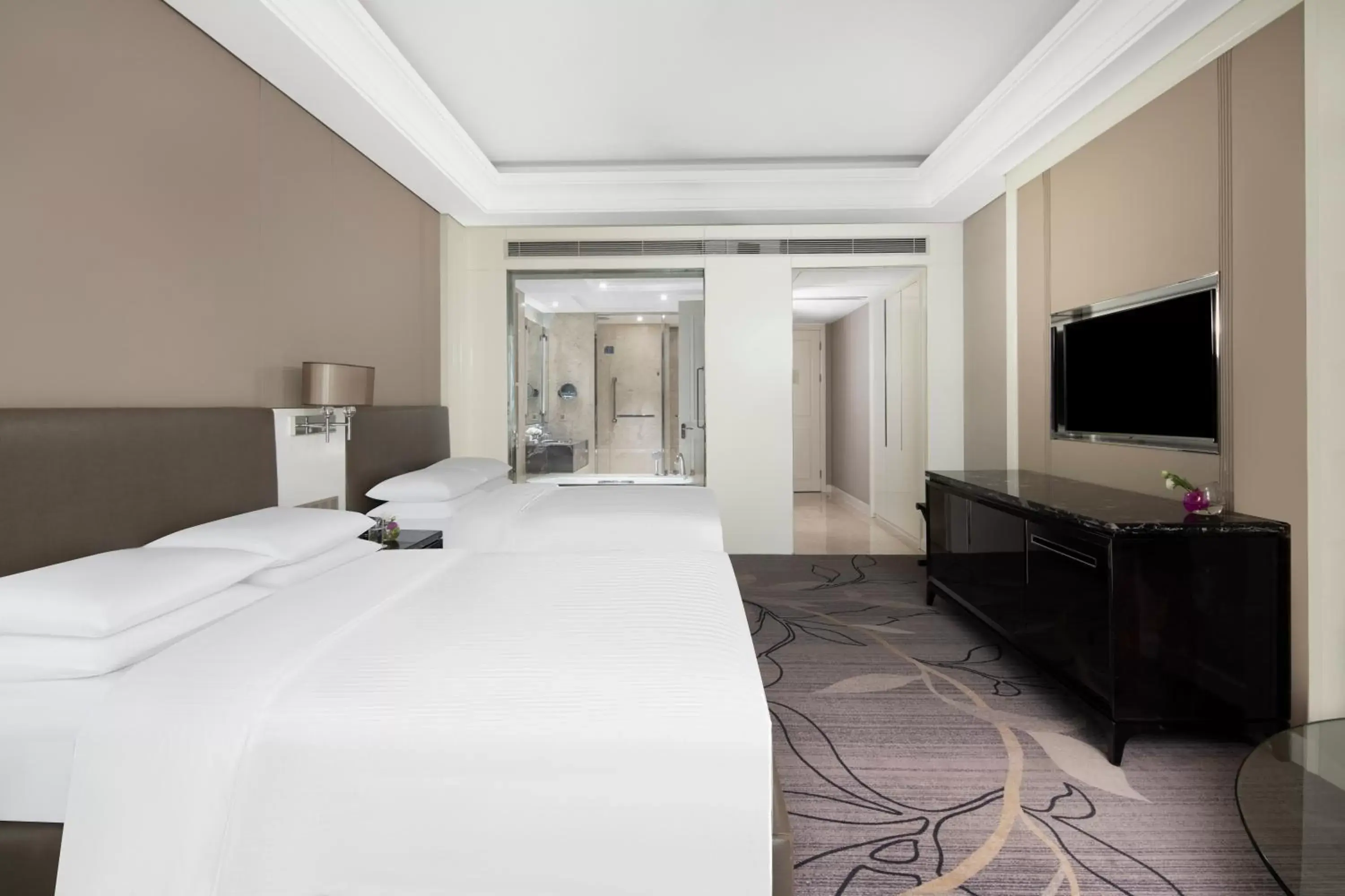 Bedroom, TV/Entertainment Center in Zhejiang Taizhou Marriott Hotel