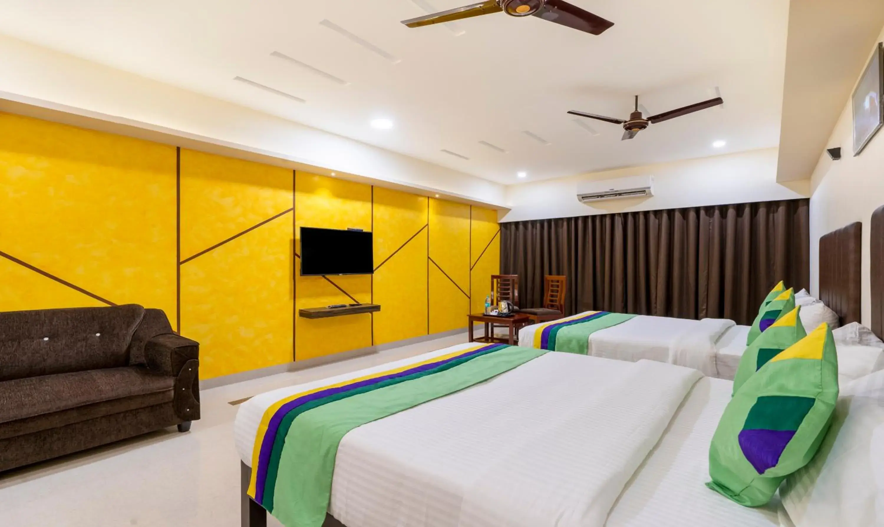 Bed in Treebo Trend D Grand Bed in Treebo Trend D Grand