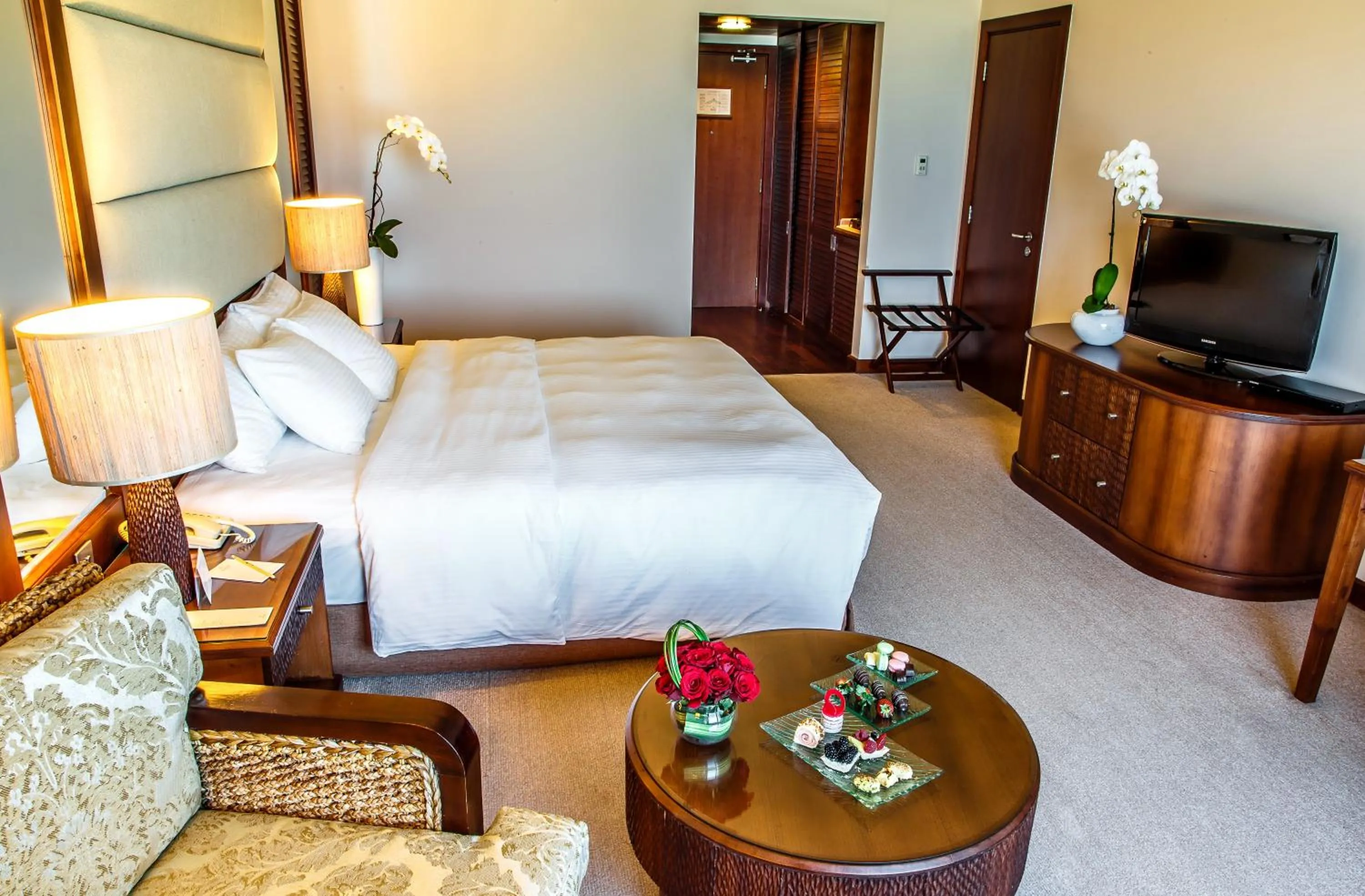 Bedroom, Bed in Danat Jebel Dhanna Resort