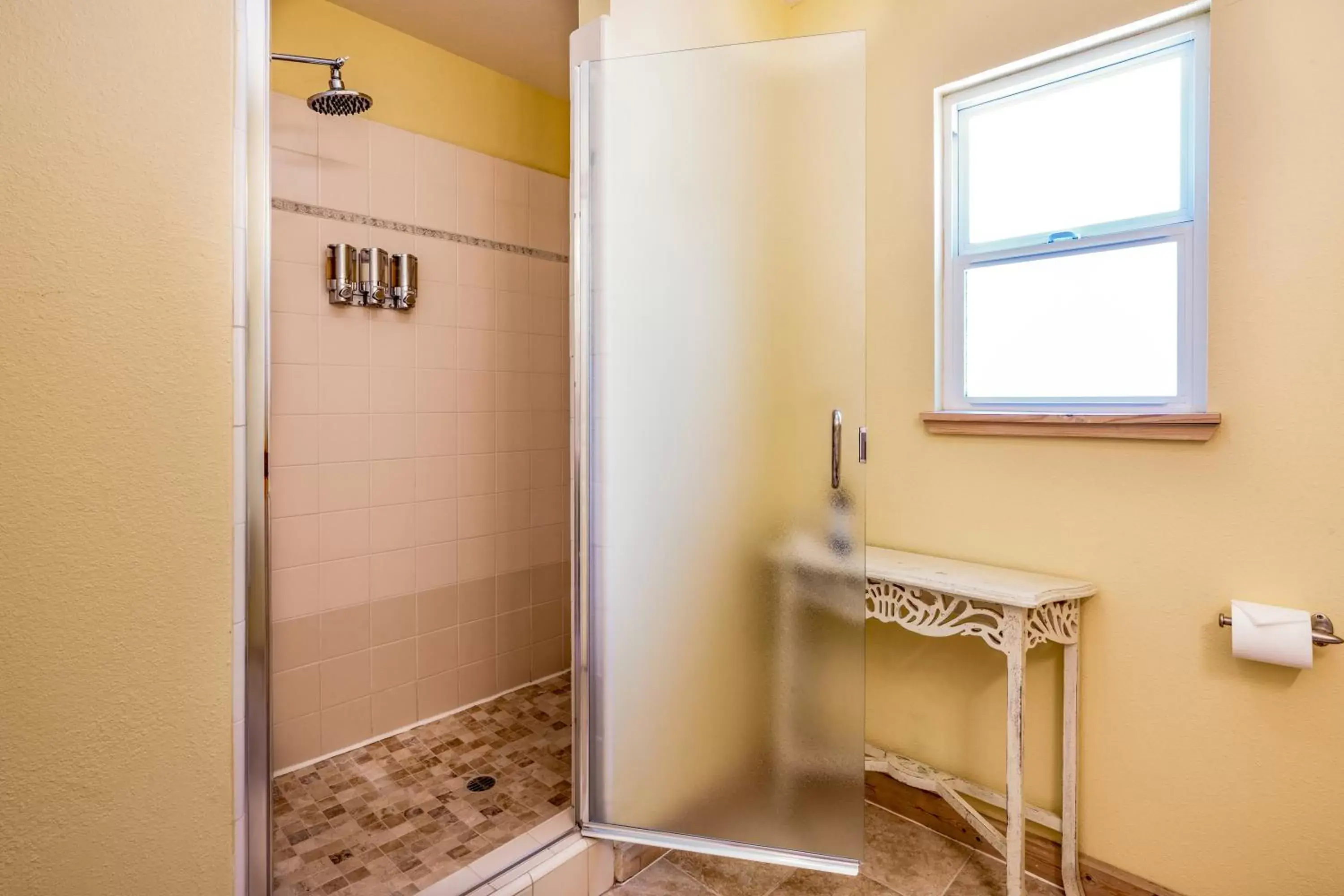 Bathroom in Aurora Park Cottages