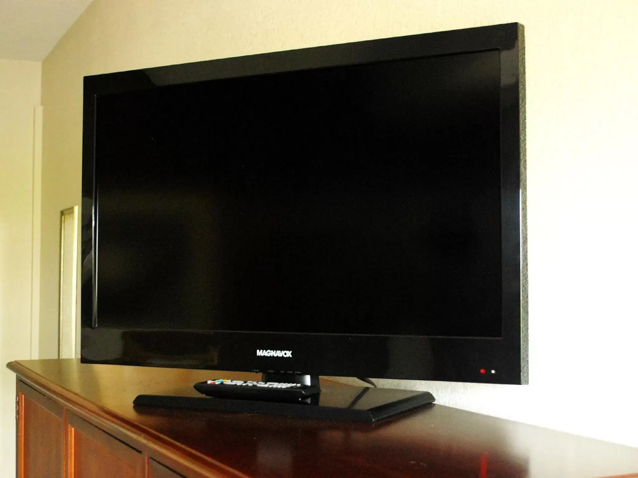 TV and multimedia, TV/Entertainment Center in Travelodge by Wyndham Watertown