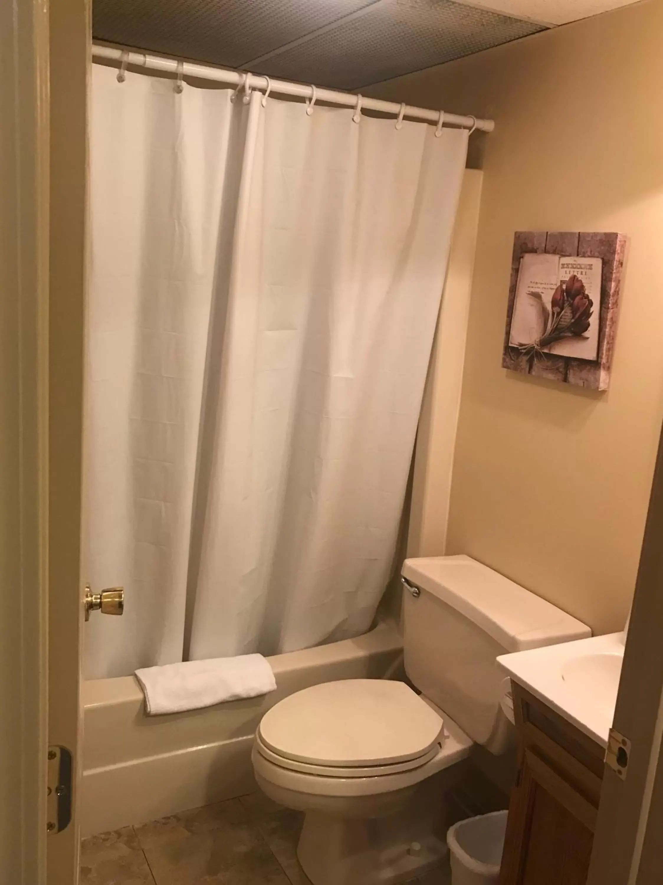 Bathroom in Inn 32