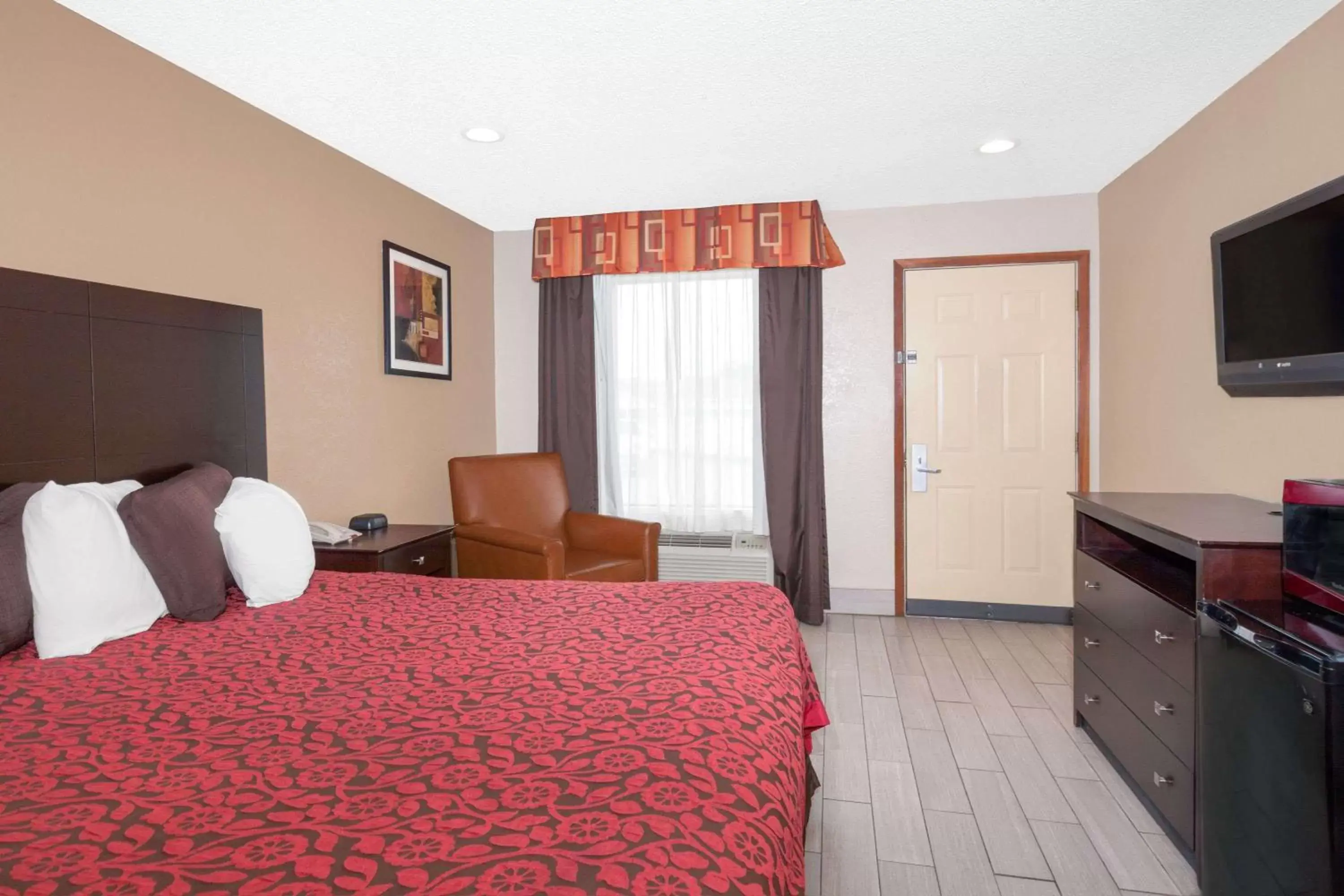 Photo of the whole room, Bed in Days Inn by Wyndham Arcadia