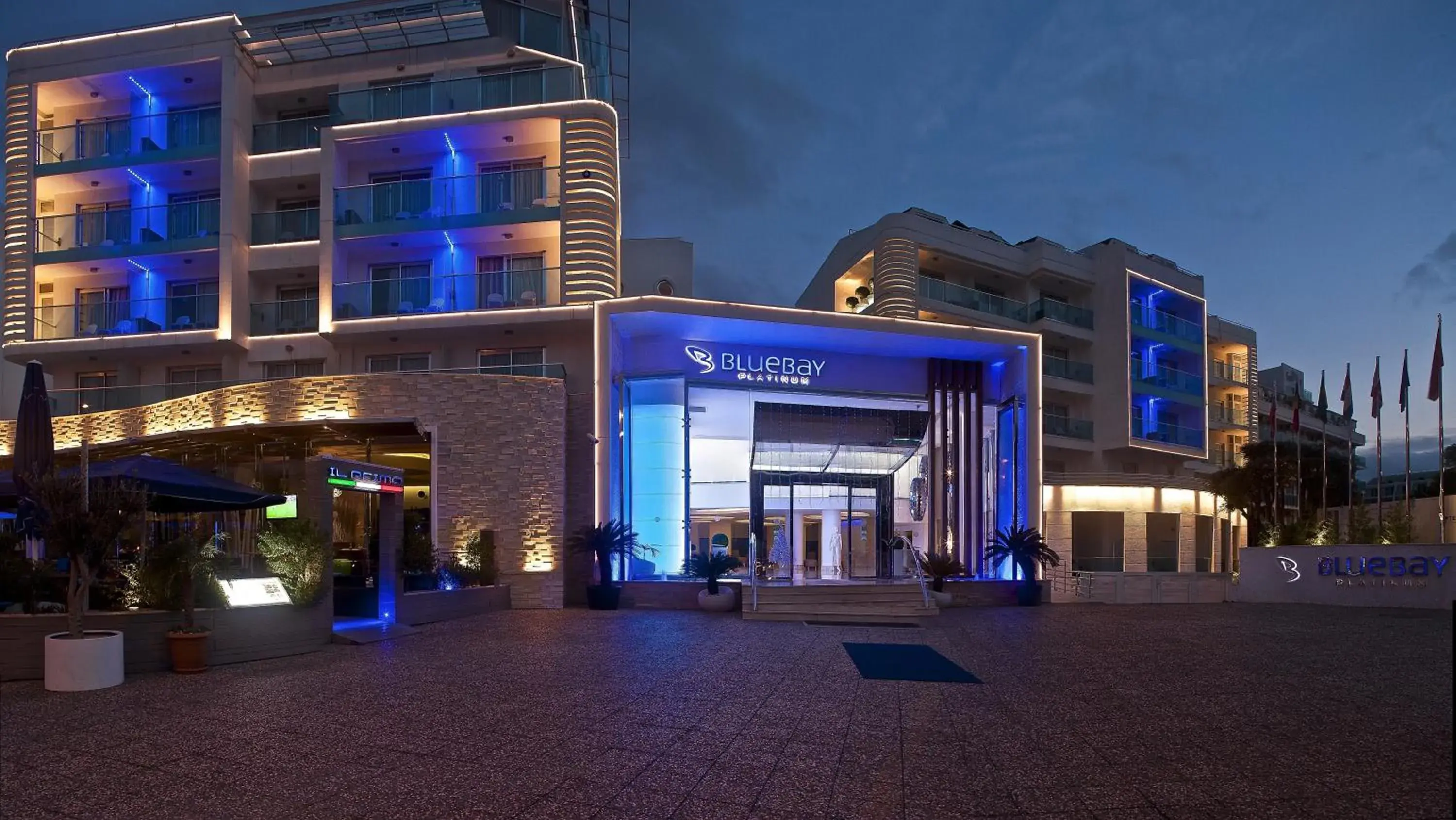 Facade/entrance in Blue Bay Platinum Facade/entrance in Blue Bay Platinum