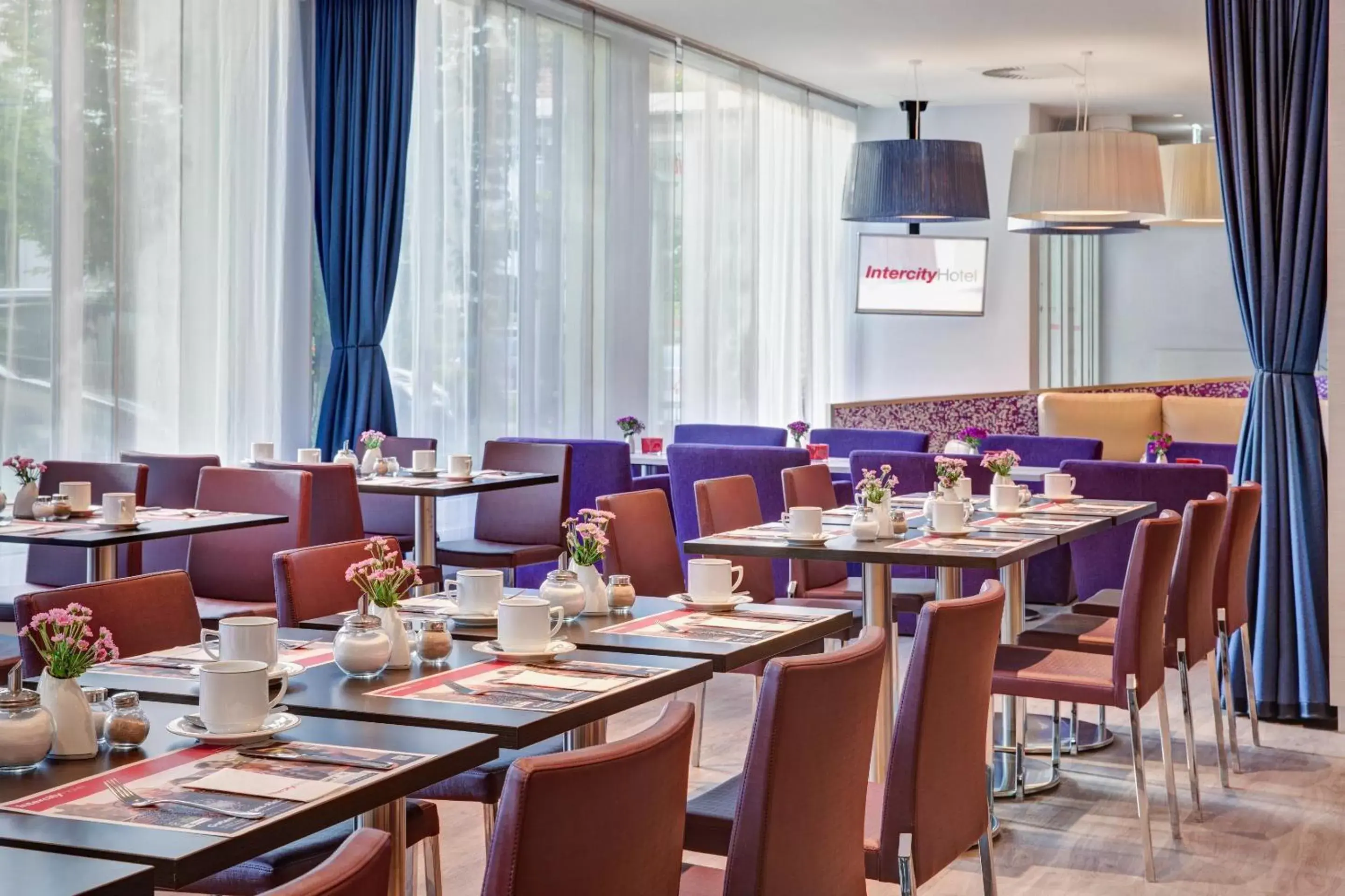 Restaurant/places to eat in IntercityHotel Celle