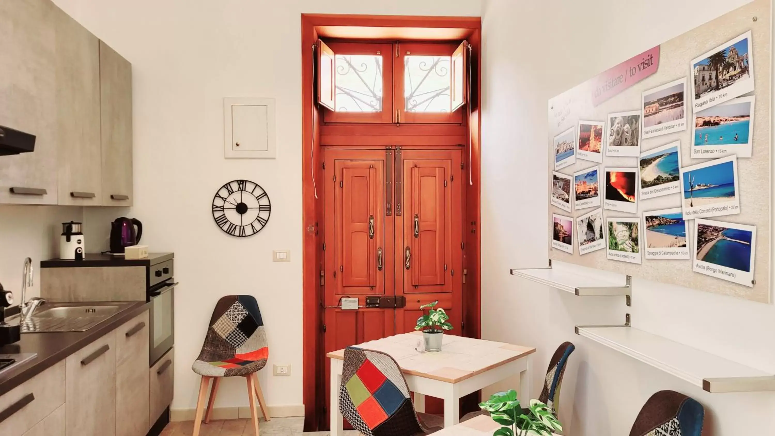 Dining area in Zanzi 's Charming Rooms