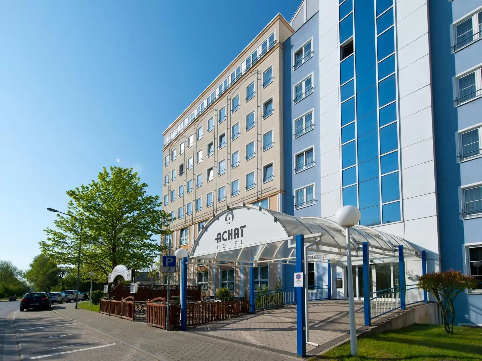 Facade/Entrance in ACHAT Hotel Frankfurt Airport