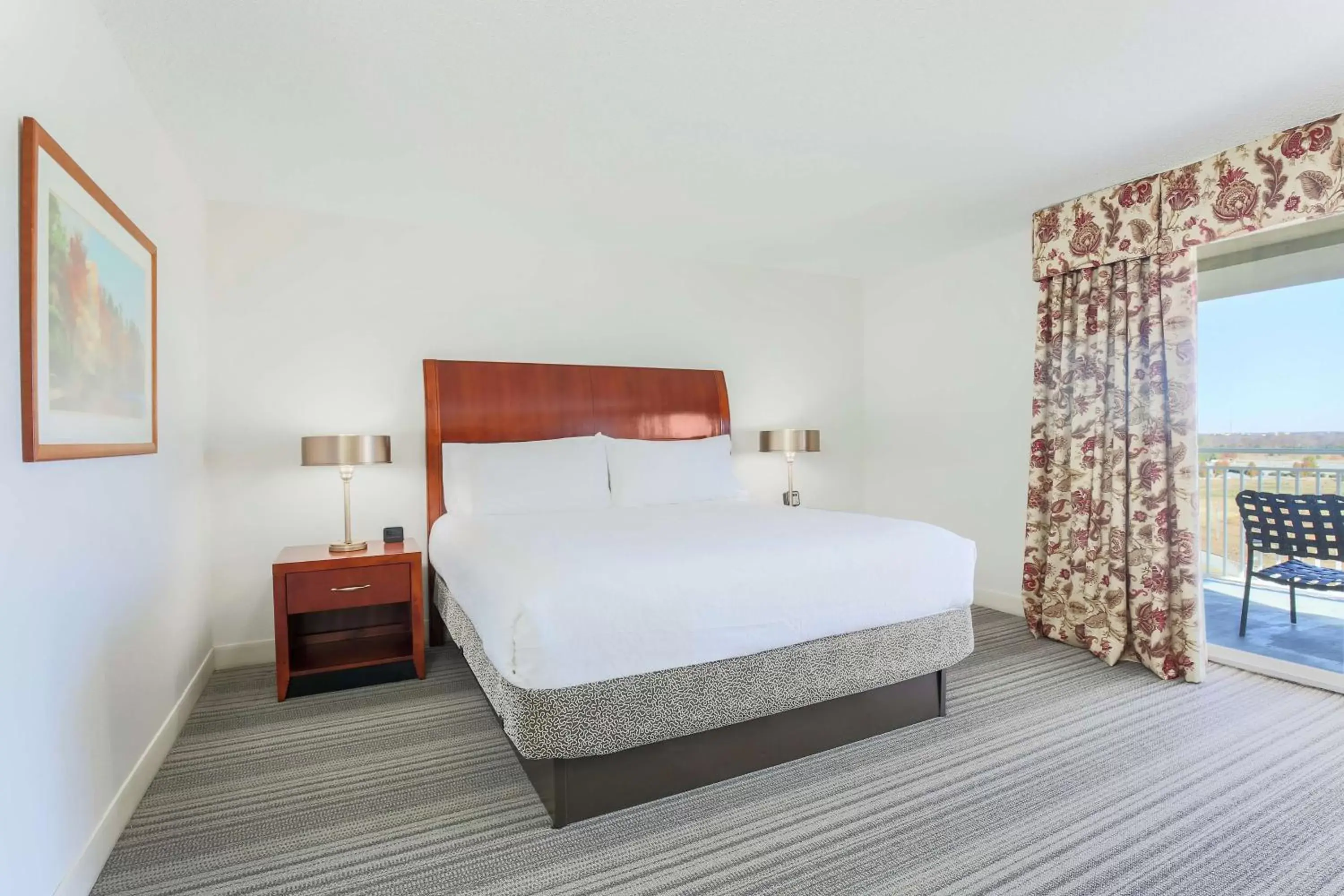 Bed in Hilton Garden Inn Roanoke Rapids / Carolina Crossroads