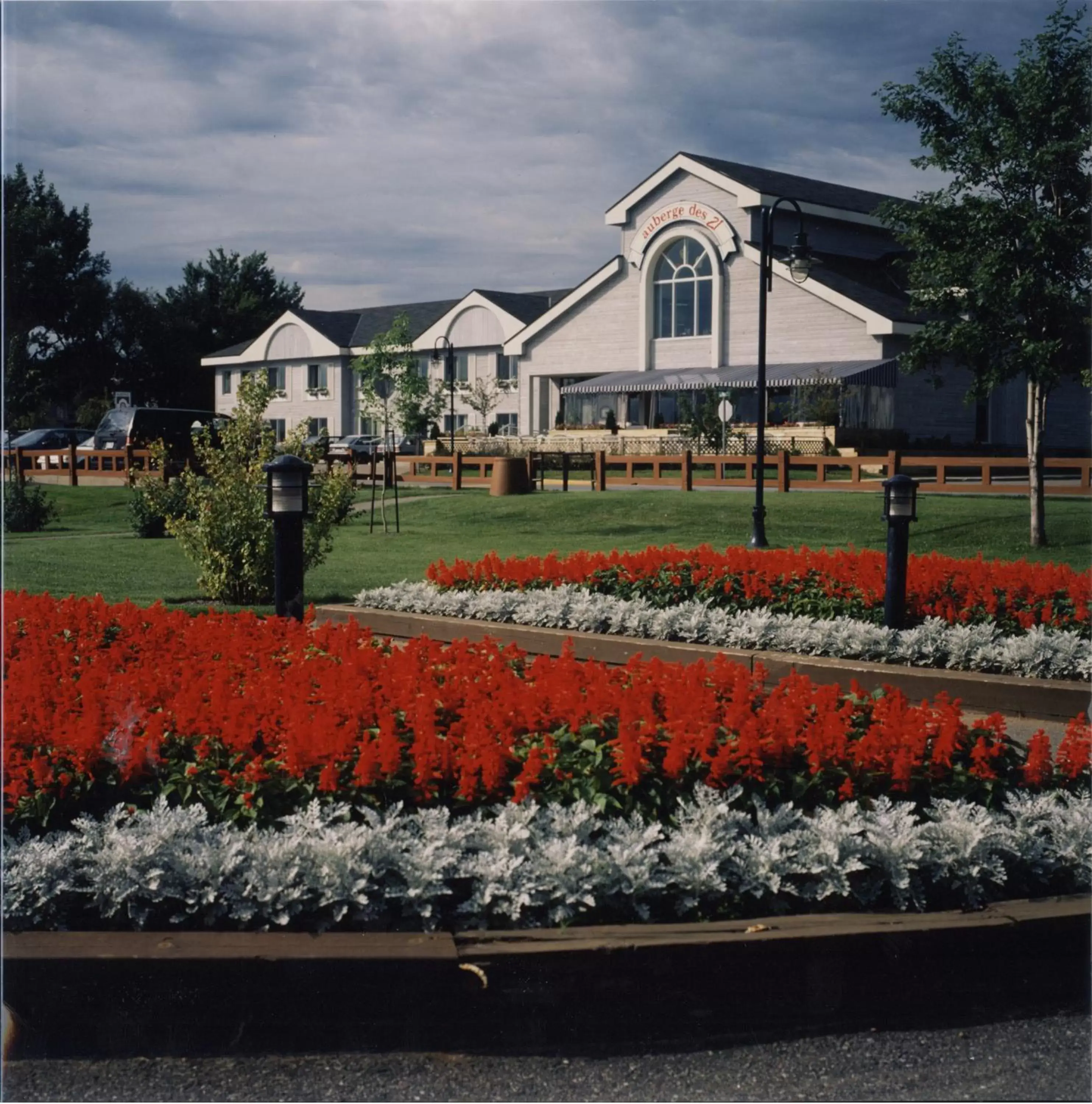 Facade/entrance, Property Building in Auberge des 21