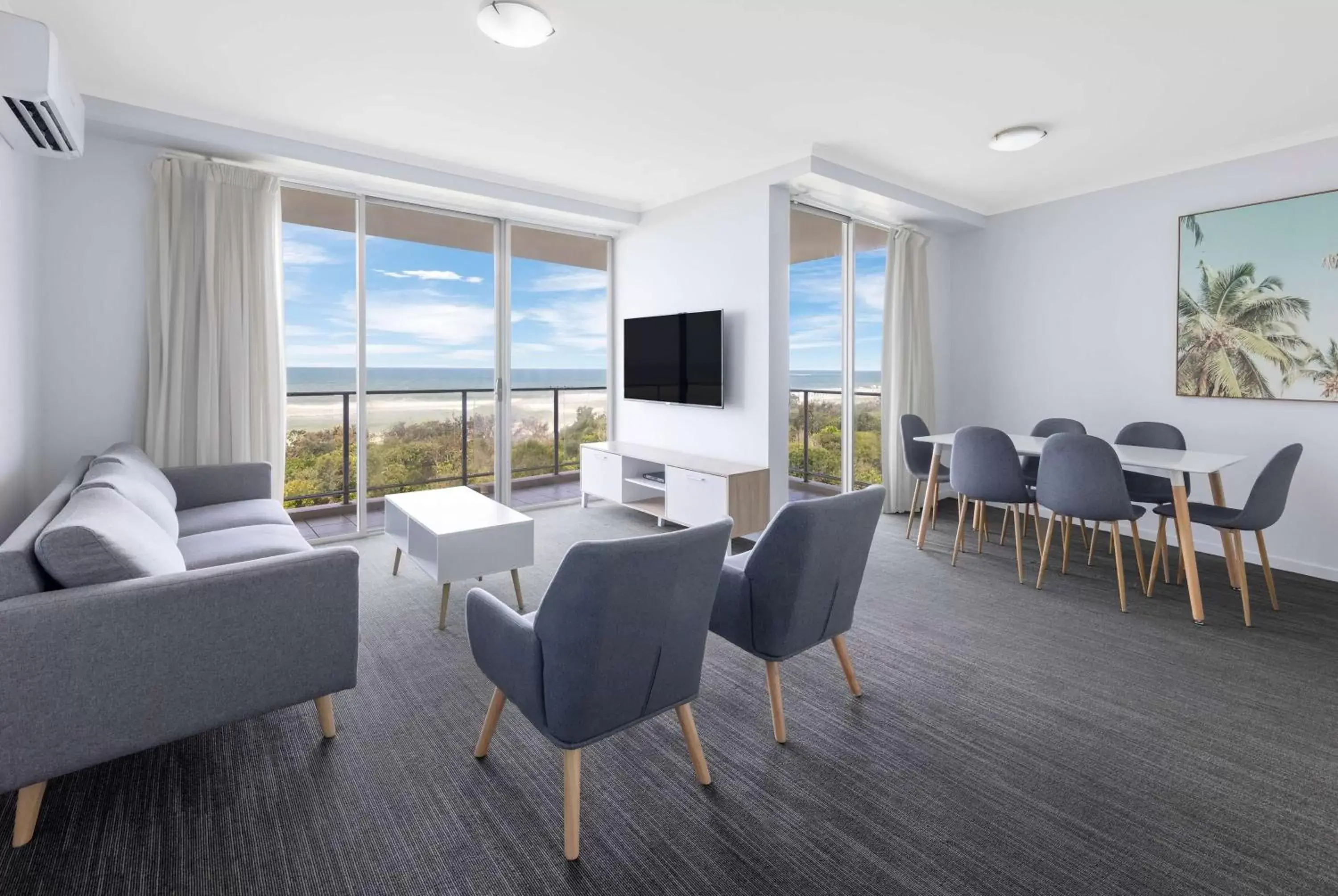 Living room, Seating Area in Ramada By Wyndham Marcoola Beach