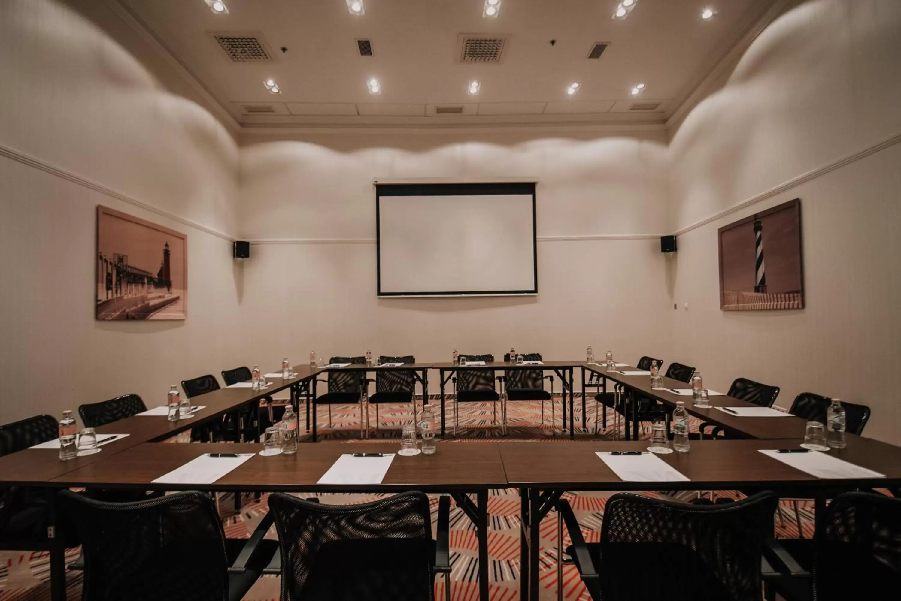 Meeting/conference room in Estilo Fashion Hotel Budapest