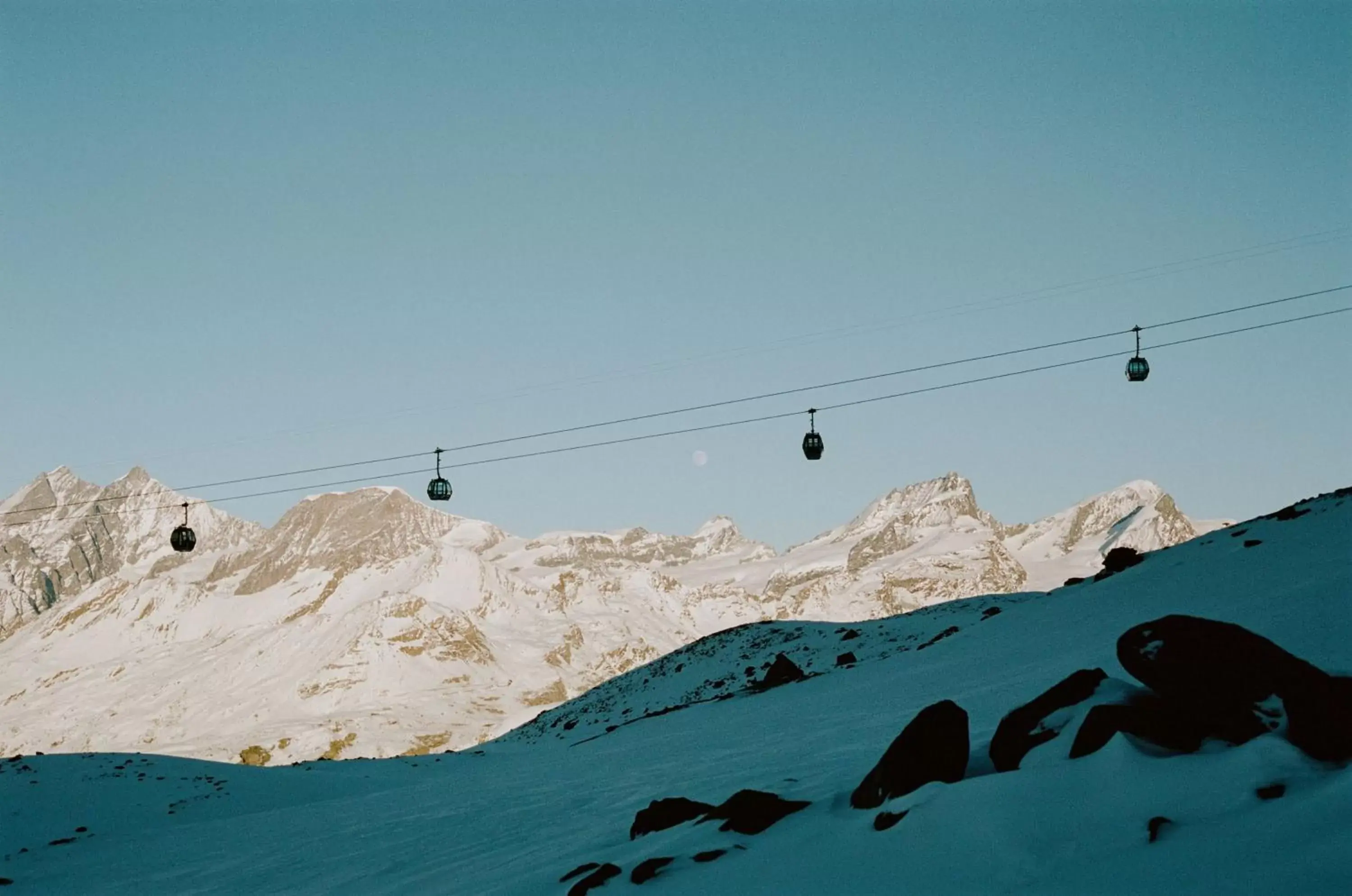 Skiing, Winter in BEAUSiTE Zermatt
