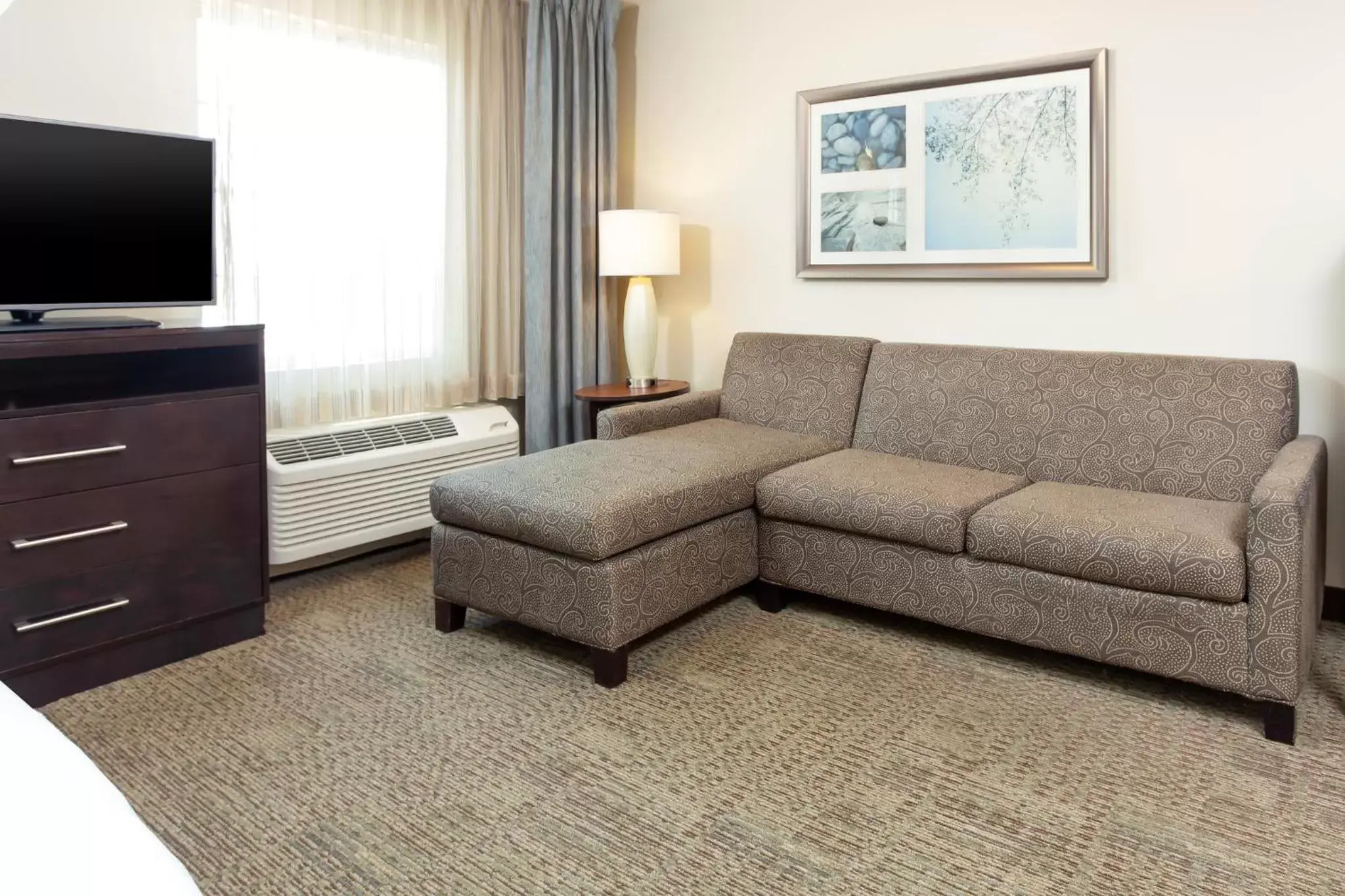 Photo of the whole room, Seating Area in Staybridge Suites Chandler, an IHG Hotel