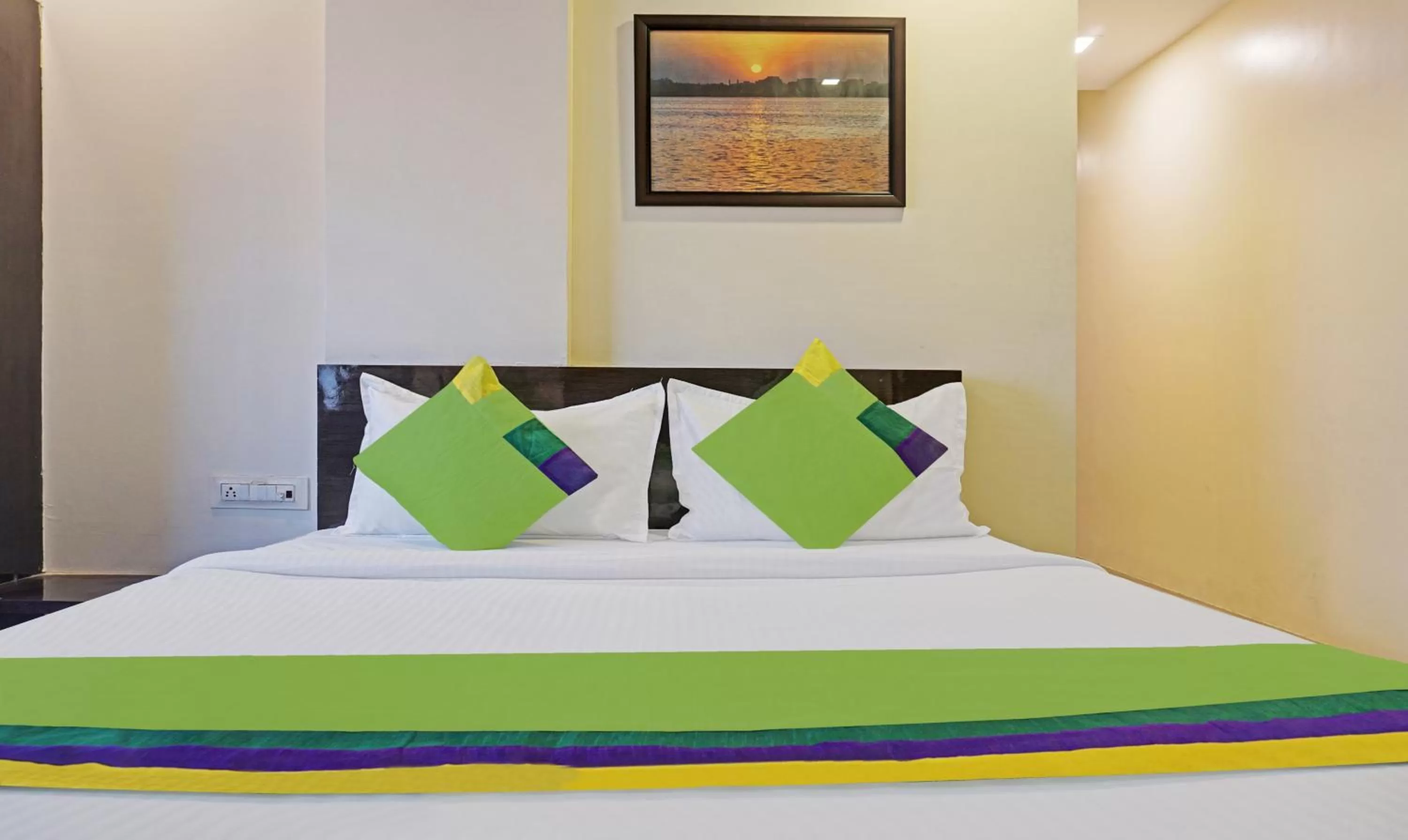 Bed in Treebo Trend Chetan Executive Hadapsar Phursungi