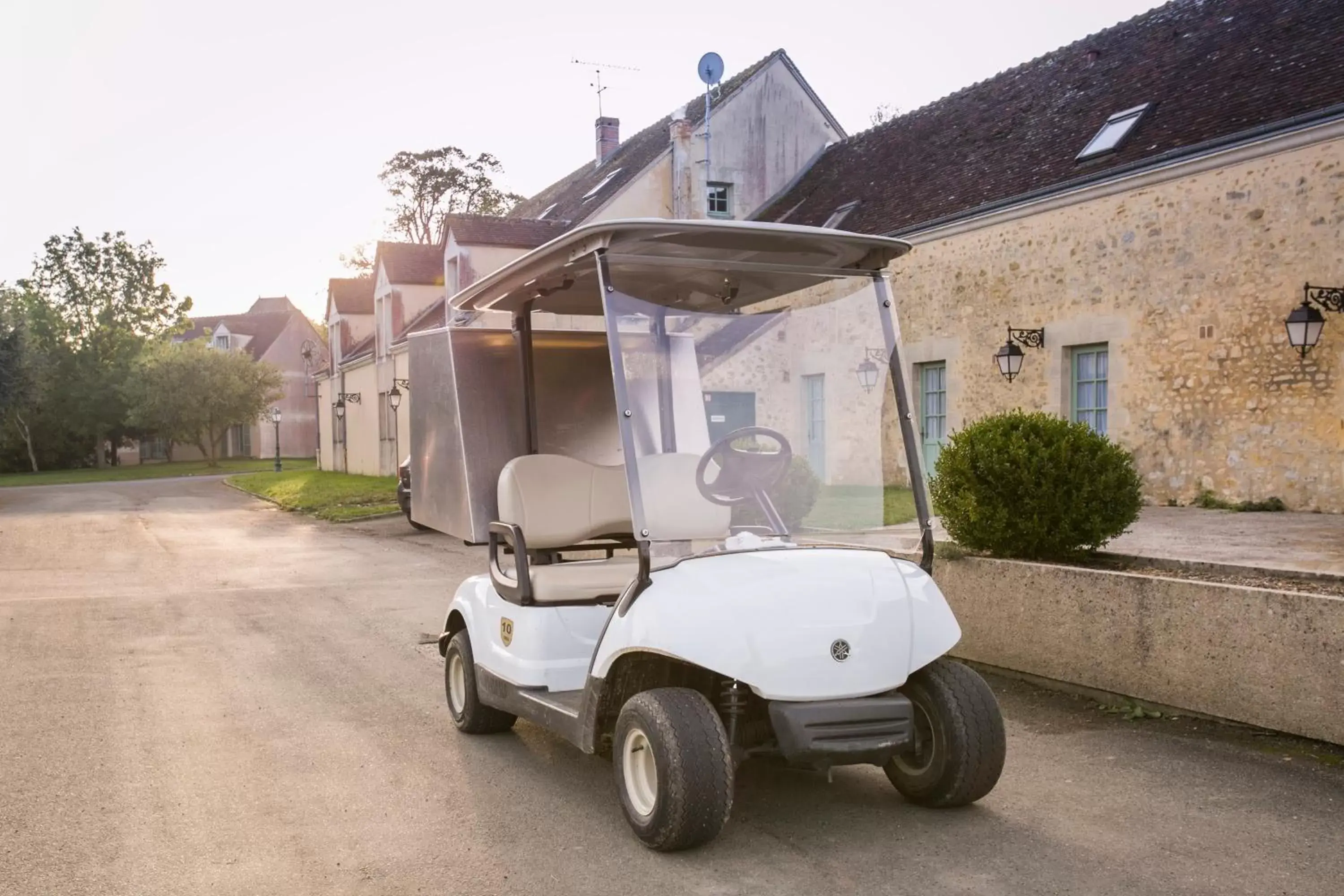 Property Building in Hôtel Résidence Normandy Country Club by Popinns