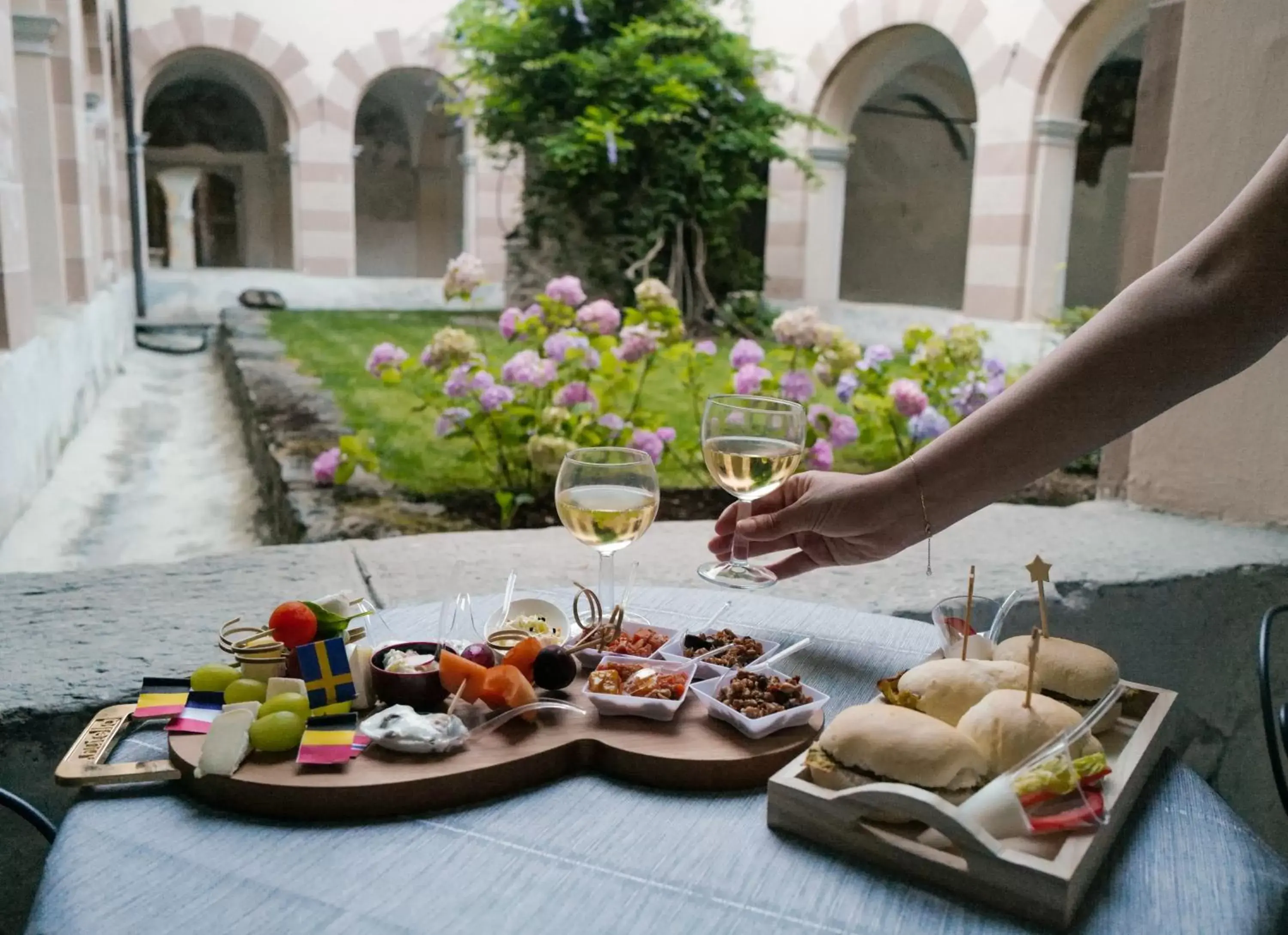 Food and drinks in Convento Boutique Hotel